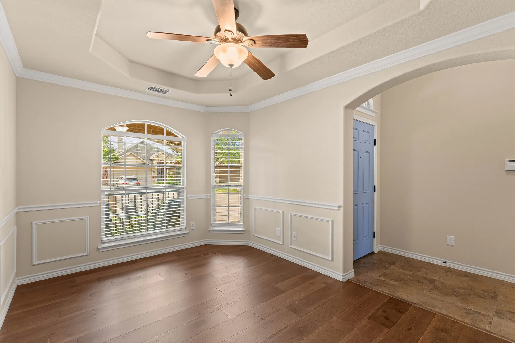 Single Family Residence For Sale in Tarrant County , 11800 Basilwood Drive, Fort Worth, Texas 76244, 3 Bedroom, 2 Bathroom, 2 Garage spaces, 1,921 Sqft, built in 2011, mls#21397011, Real Estate Agent in Fort Worth, Homes For Sale in Tarrant county, Homes For Sale in Fort Worth, Realtor in Fort Worth Texas, Real Estate Brokerage Independent Realty Texas, Luminita Cordes Realtor