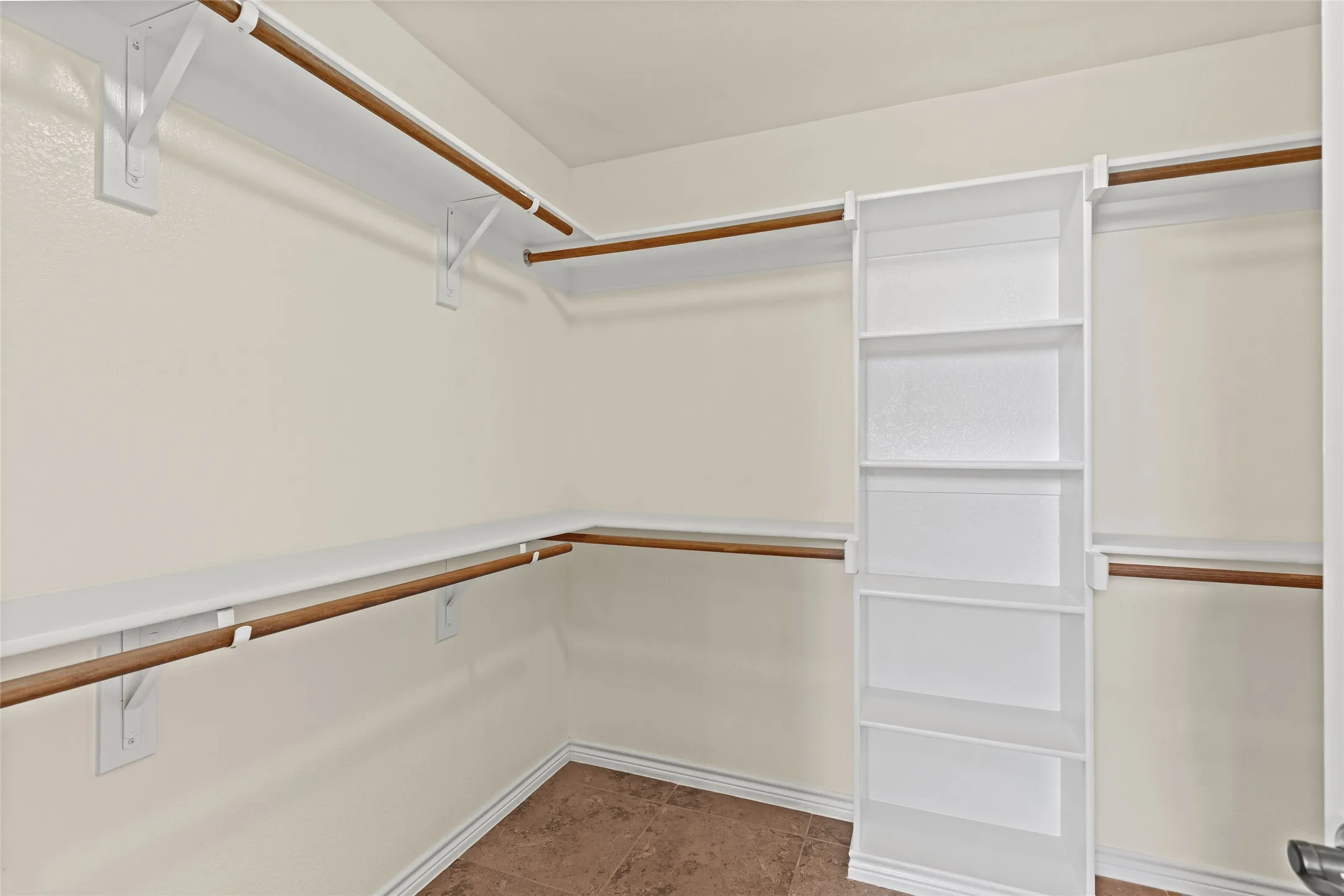 Single Family Residence For Sale in Tarrant County , 11800 Basilwood Drive, Fort Worth, Texas 76244, 3 Bedroom, 2 Bathroom, 2 Garage spaces, 1,921 Sqft, built in 2011, mls#21397011, Real Estate Agent in Fort Worth, Homes For Sale in Tarrant county, Homes For Sale in Fort Worth, Realtor in Fort Worth Texas, Real Estate Brokerage Independent Realty Texas, Luminita Cordes Realtor