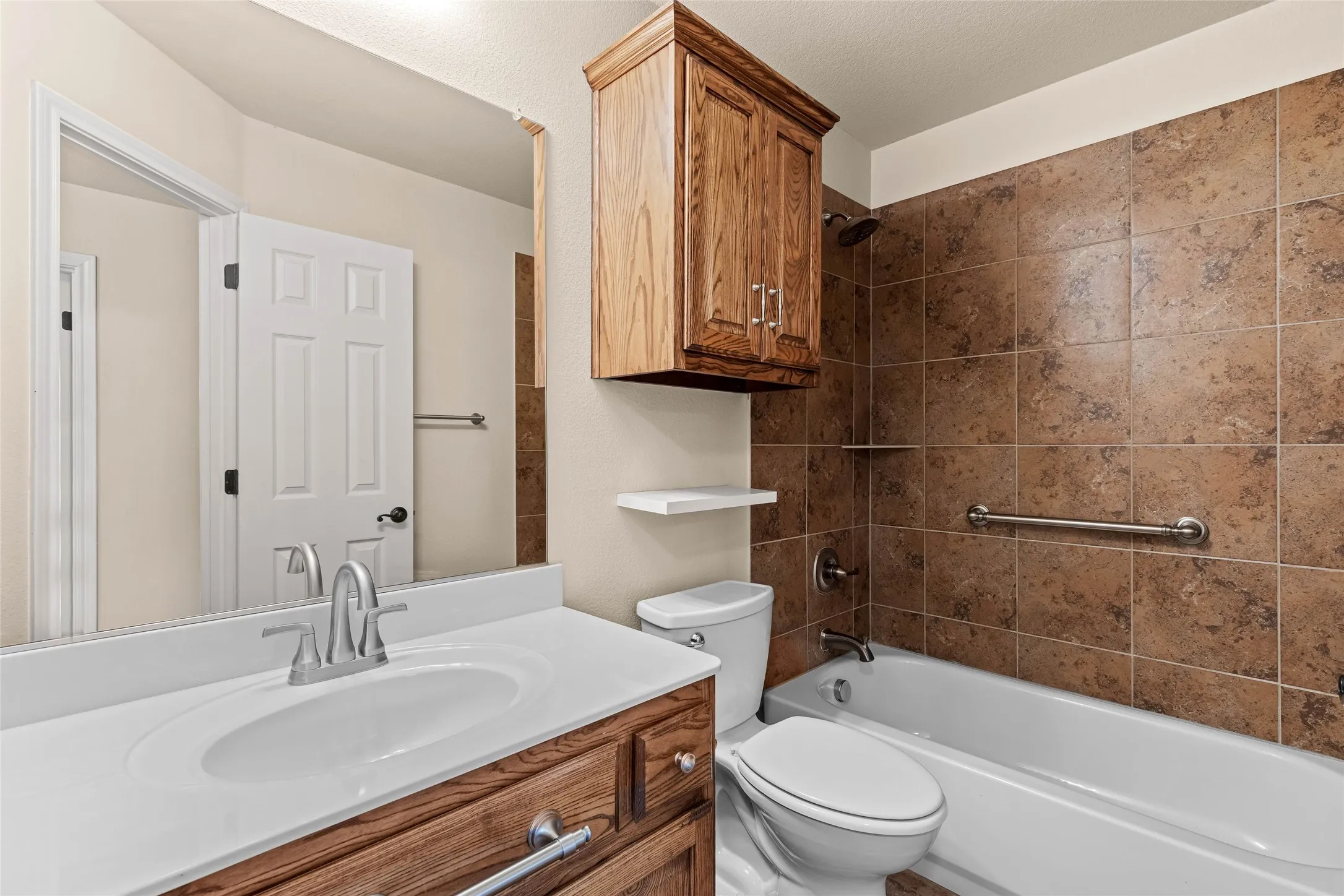 Single Family Residence For Sale in Tarrant County , 11800 Basilwood Drive, Fort Worth, Texas 76244, 3 Bedroom, 2 Bathroom, 2 Garage spaces, 1,921 Sqft, built in 2011, mls#21397011, Real Estate Agent in Fort Worth, Homes For Sale in Tarrant county, Homes For Sale in Fort Worth, Realtor in Fort Worth Texas, Real Estate Brokerage Independent Realty Texas, Luminita Cordes Realtor