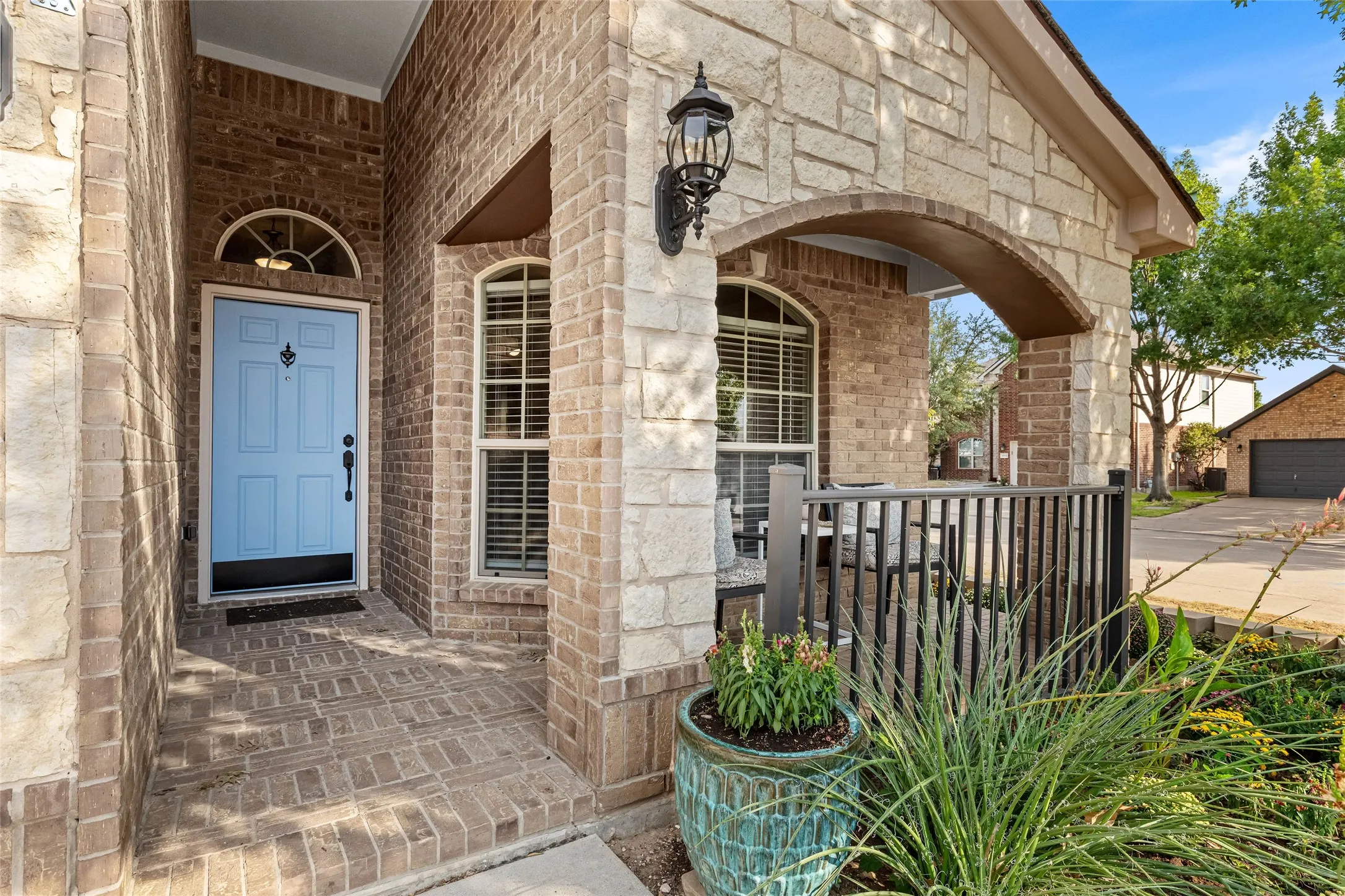 Single Family Residence For Sale in Tarrant County , 11800 Basilwood Drive, Fort Worth, Texas 76244, 3 Bedroom, 2 Bathroom, 2 Garage spaces, 1,921 Sqft, built in 2011, mls#21397011, Real Estate Agent in Fort Worth, Homes For Sale in Tarrant county, Homes For Sale in Fort Worth, Realtor in Fort Worth Texas, Real Estate Brokerage Independent Realty Texas, Luminita Cordes Realtor