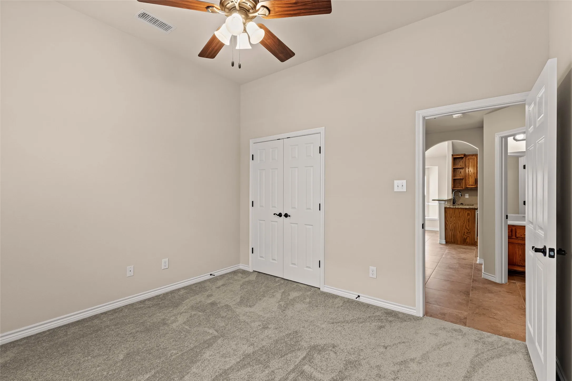 Single Family Residence For Sale in Tarrant County , 11800 Basilwood Drive, Fort Worth, Texas 76244, 3 Bedroom, 2 Bathroom, 2 Garage spaces, 1,921 Sqft, built in 2011, mls#21397011, Real Estate Agent in Fort Worth, Homes For Sale in Tarrant county, Homes For Sale in Fort Worth, Realtor in Fort Worth Texas, Real Estate Brokerage Independent Realty Texas, Luminita Cordes Realtor