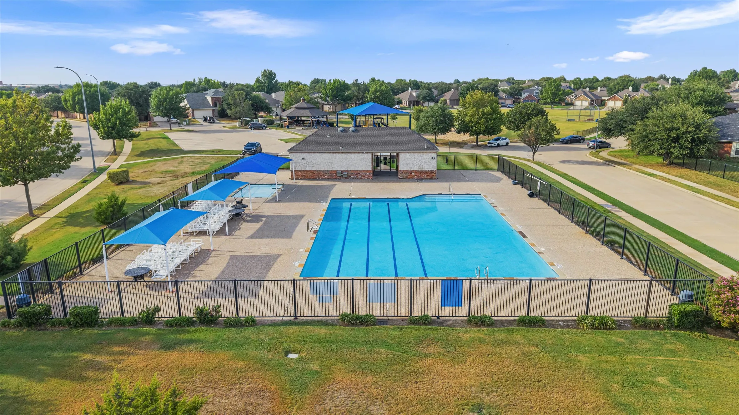 Single Family Residence For Sale in Tarrant County , 11800 Basilwood Drive, Fort Worth, Texas 76244, 3 Bedroom, 2 Bathroom, 2 Garage spaces, 1,921 Sqft, built in 2011, mls#21397011, Real Estate Agent in Fort Worth, Homes For Sale in Tarrant county, Homes For Sale in Fort Worth, Realtor in Fort Worth Texas, Real Estate Brokerage Independent Realty Texas, Luminita Cordes Realtor