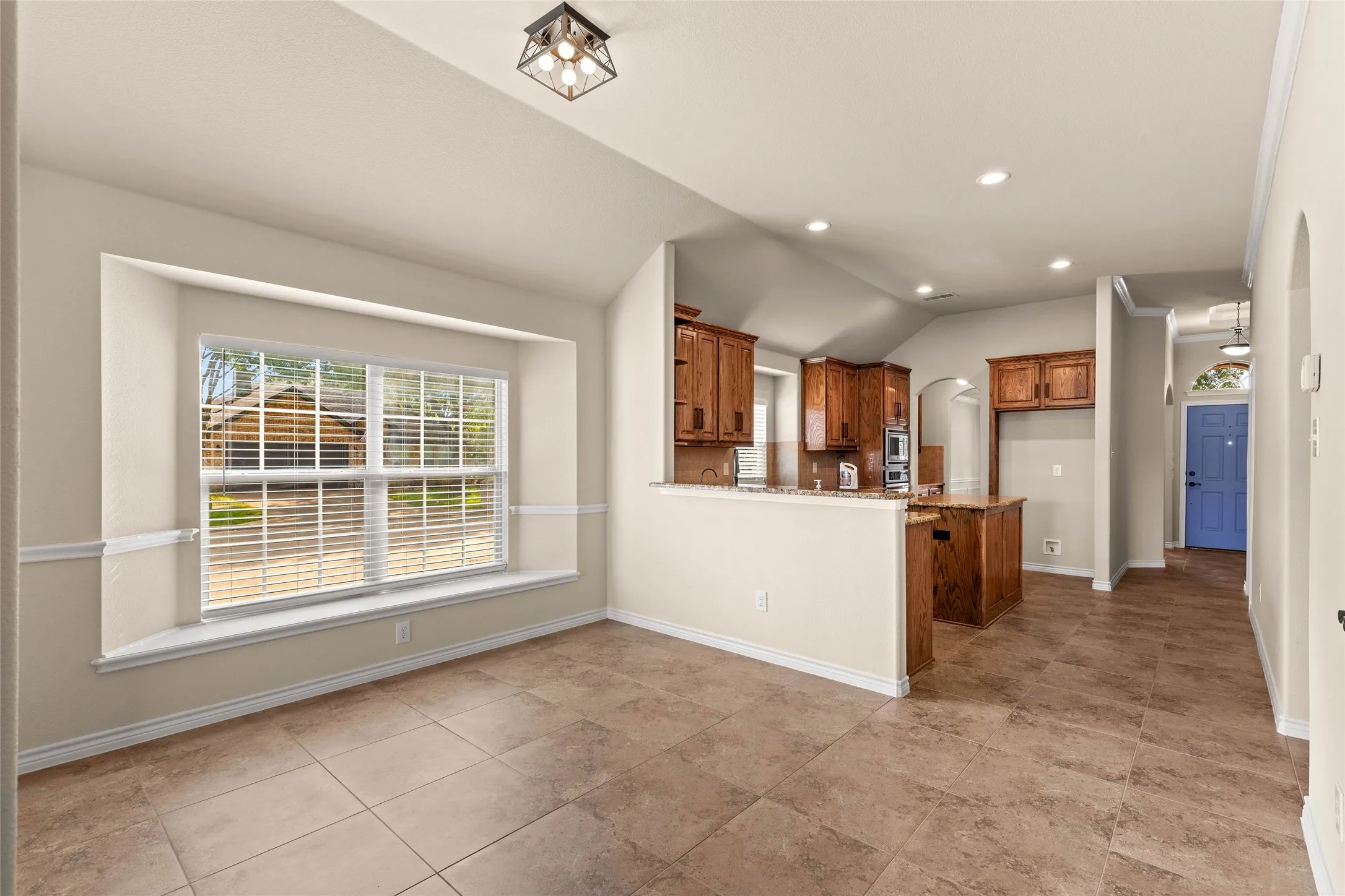 Single Family Residence For Sale in Tarrant County , 11800 Basilwood Drive, Fort Worth, Texas 76244, 3 Bedroom, 2 Bathroom, 2 Garage spaces, 1,921 Sqft, built in 2011, mls#21397011, Real Estate Agent in Fort Worth, Homes For Sale in Tarrant county, Homes For Sale in Fort Worth, Realtor in Fort Worth Texas, Real Estate Brokerage Independent Realty Texas, Luminita Cordes Realtor
