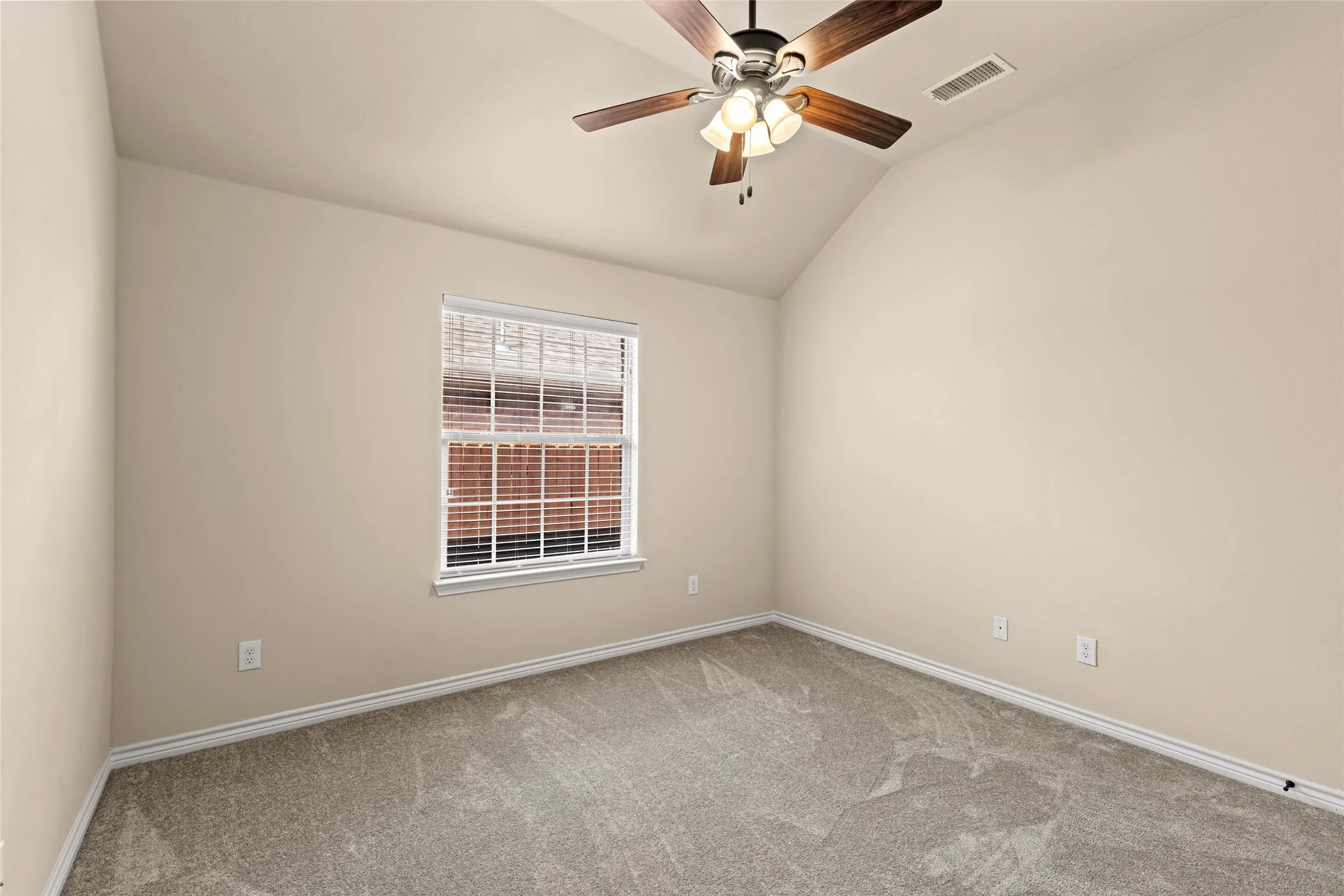 Single Family Residence For Sale in Tarrant County , 11800 Basilwood Drive, Fort Worth, Texas 76244, 3 Bedroom, 2 Bathroom, 2 Garage spaces, 1,921 Sqft, built in 2011, mls#21397011, Real Estate Agent in Fort Worth, Homes For Sale in Tarrant county, Homes For Sale in Fort Worth, Realtor in Fort Worth Texas, Real Estate Brokerage Independent Realty Texas, Luminita Cordes Realtor