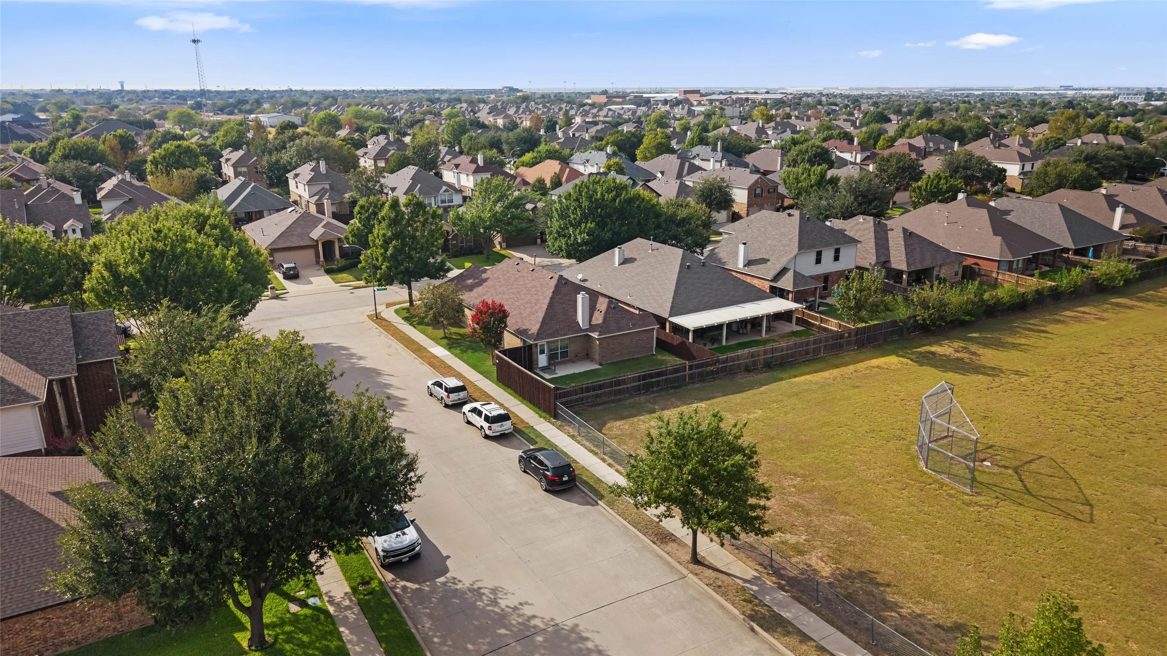Single Family Residence For Sale in Tarrant County , 11800 Basilwood Drive, Fort Worth, Texas 76244, 3 Bedroom, 2 Bathroom, 2 Garage spaces, 1,921 Sqft, built in 2011, mls#21397011, Real Estate Agent in Fort Worth, Homes For Sale in Tarrant county, Homes For Sale in Fort Worth, Realtor in Fort Worth Texas, Real Estate Brokerage Independent Realty Texas, Luminita Cordes Realtor
