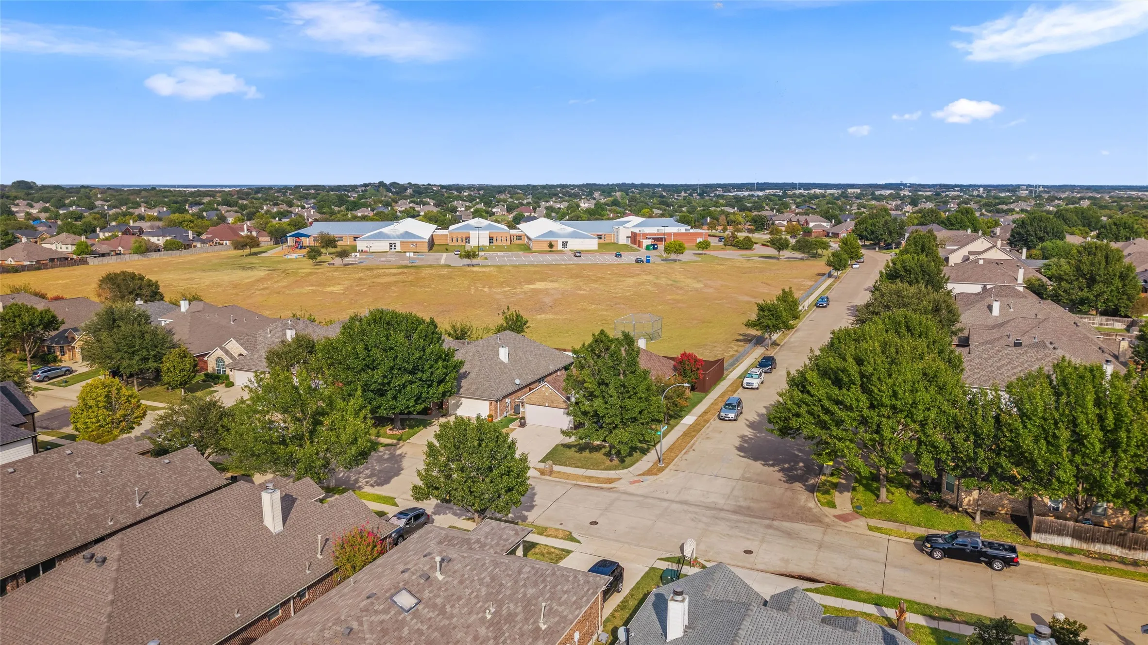 Single Family Residence For Sale in Tarrant County , 11800 Basilwood Drive, Fort Worth, Texas 76244, 3 Bedroom, 2 Bathroom, 2 Garage spaces, 1,921 Sqft, built in 2011, mls#21397011, Real Estate Agent in Fort Worth, Homes For Sale in Tarrant county, Homes For Sale in Fort Worth, Realtor in Fort Worth Texas, Real Estate Brokerage Independent Realty Texas, Luminita Cordes Realtor