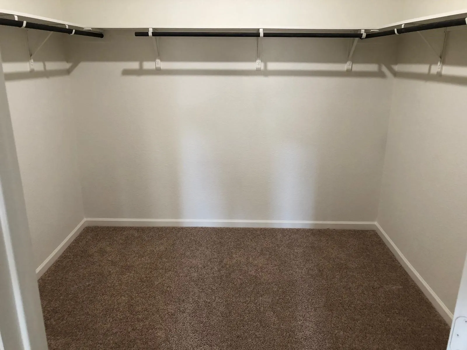 Single Family Residence For Rent in Collin County , 718 Windsor Court, Lavon, Texas 75166, 3 Bedroom, 2 Bathroom, 2 Garage spaces, 1,636 Sqft, built in 2021, mls#21397145, Real Estate Agent in Lavon, Homes For Rent in Collin county, Homes For Rent in Lavon, Realtor in Lavon Texas, Real Estate Brokerage Independent Realty Texas, Luminita Cordes Realtor