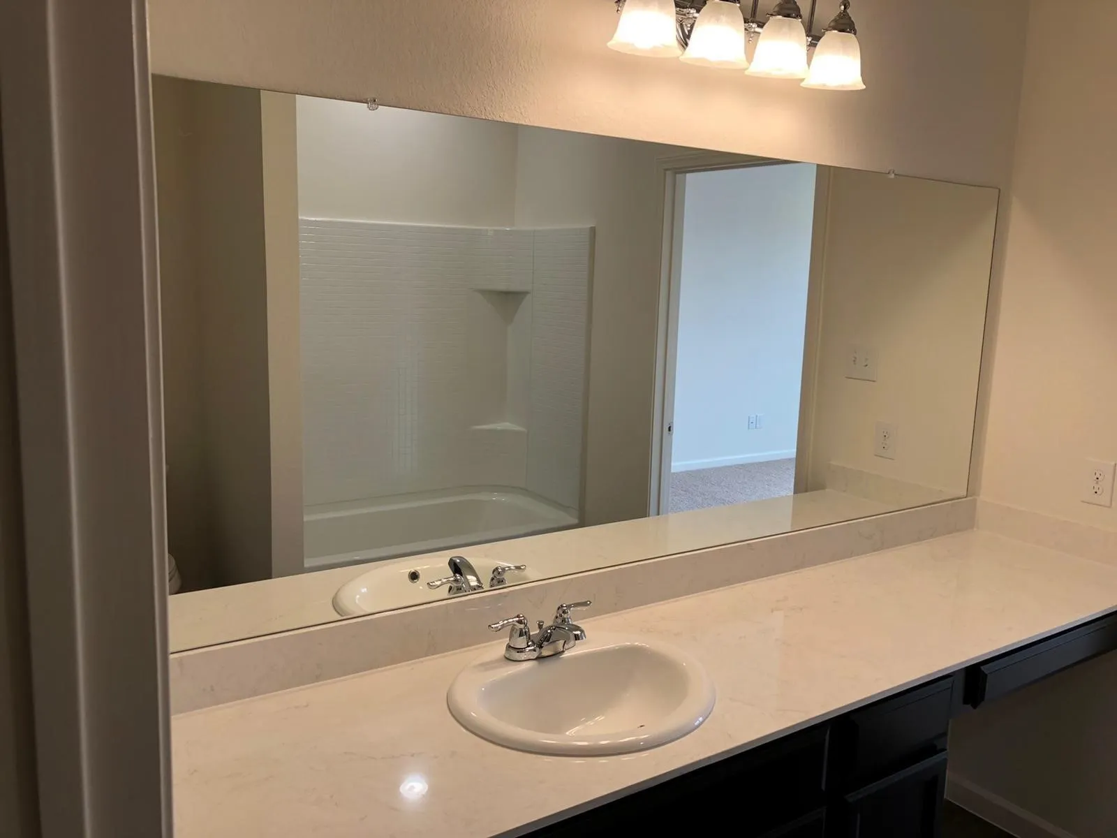 Single Family Residence For Rent in Collin County , 718 Windsor Court, Lavon, Texas 75166, 3 Bedroom, 2 Bathroom, 2 Garage spaces, 1,636 Sqft, built in 2021, mls#21397145, Real Estate Agent in Lavon, Homes For Rent in Collin county, Homes For Rent in Lavon, Realtor in Lavon Texas, Real Estate Brokerage Independent Realty Texas, Luminita Cordes Realtor