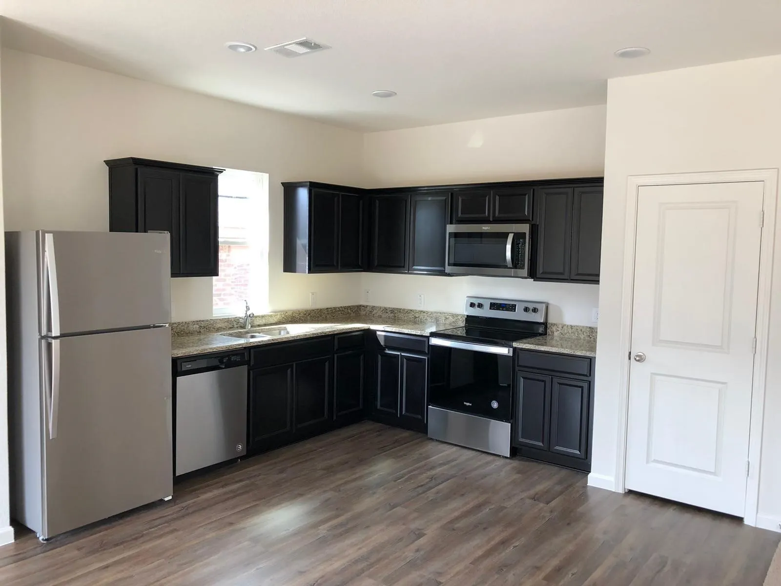 Single Family Residence For Rent in Collin County , 718 Windsor Court, Lavon, Texas 75166, 3 Bedroom, 2 Bathroom, 2 Garage spaces, 1,636 Sqft, built in 2021, mls#21397145, Real Estate Agent in Lavon, Homes For Rent in Collin county, Homes For Rent in Lavon, Realtor in Lavon Texas, Real Estate Brokerage Independent Realty Texas, Luminita Cordes Realtor