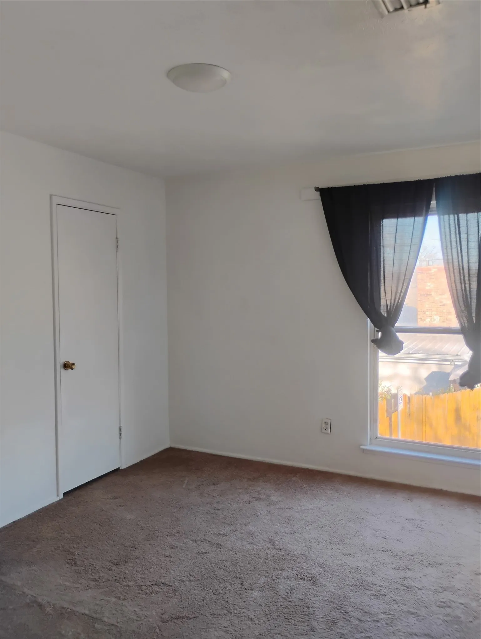 Single Family Residence For Rent in Dallas County , 2789 Rollingdale Lane, Farmers Branch, Texas 75234, 4 Bedroom, 2 Bathroom, 2 Garage spaces, 1,883 Sqft, built in 1968, mls#21397147, Real Estate Agent in Farmers Branch, Homes For Rent in Dallas county, Homes For Rent in Farmers Branch, Realtor in Farmers Branch Texas, Real Estate Brokerage Independent Realty Texas, Luminita Cordes Realtor