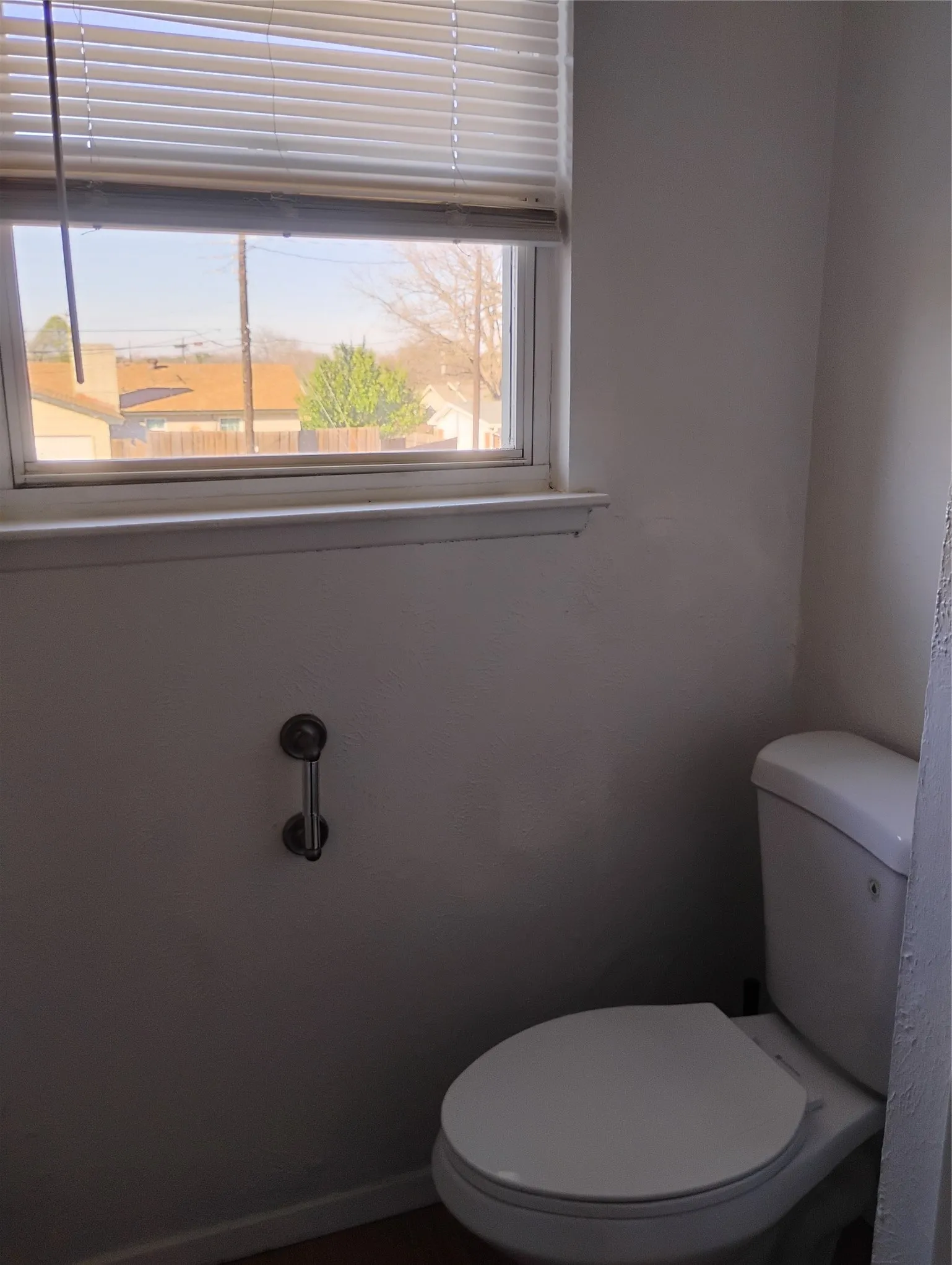 Single Family Residence For Rent in Dallas County , 2789 Rollingdale Lane, Farmers Branch, Texas 75234, 4 Bedroom, 2 Bathroom, 2 Garage spaces, 1,883 Sqft, built in 1968, mls#21397147, Real Estate Agent in Farmers Branch, Homes For Rent in Dallas county, Homes For Rent in Farmers Branch, Realtor in Farmers Branch Texas, Real Estate Brokerage Independent Realty Texas, Luminita Cordes Realtor
