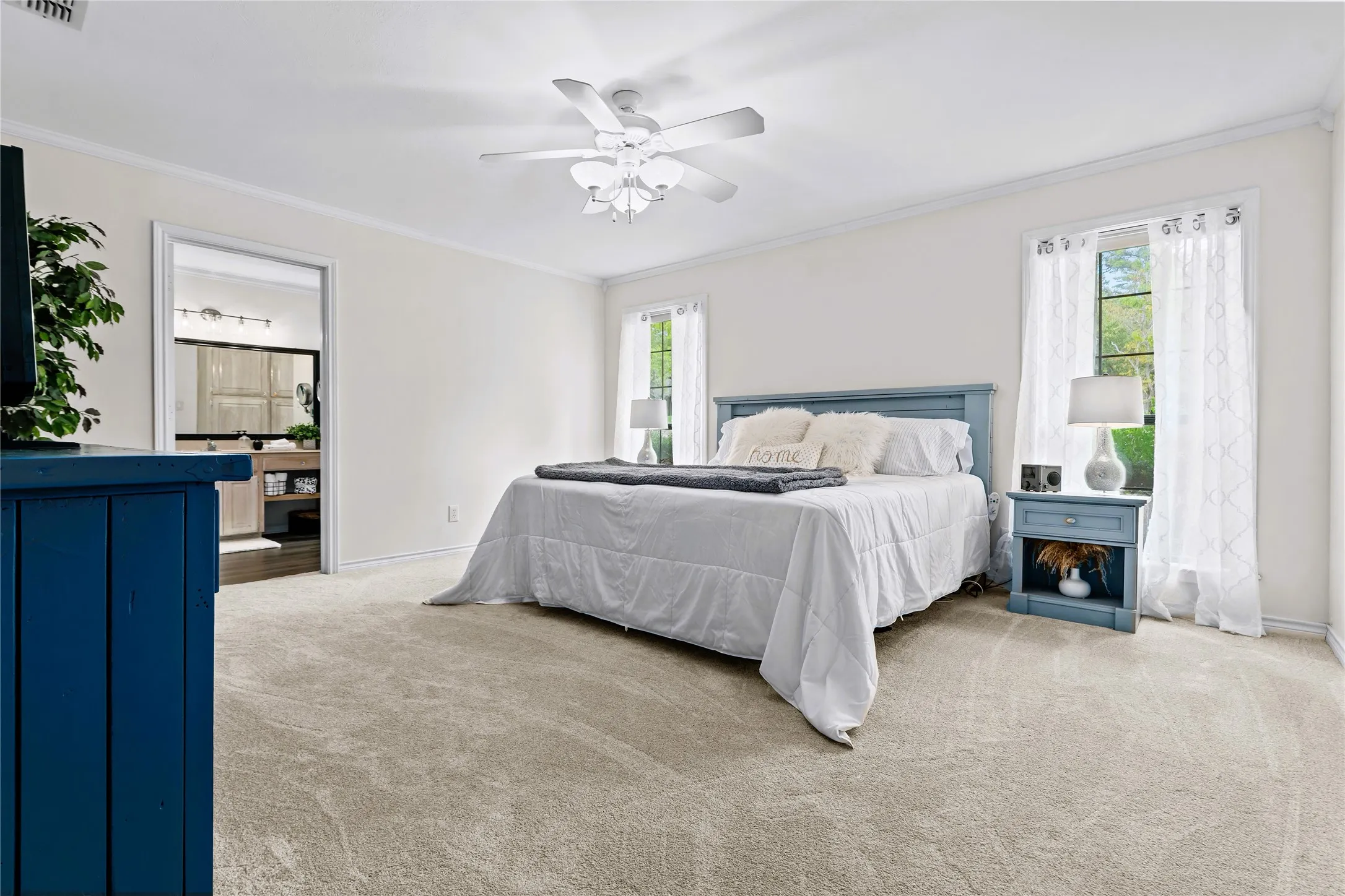 Single Family Residence For Sale in Wood County , 176 Woodside Lane, Holly Lake Ranch, Texas 75765, 2 Bedroom, 2 Bathroom, 2 Garage spaces, 2,184 Sqft, built in 1994, mls#21397146, Real Estate Agent in Holly Lake Ranch, Homes For Sale in Wood county, Homes For Sale in Holly Lake Ranch, Realtor in Holly Lake Ranch Texas, Real Estate Brokerage Independent Realty Texas, Luminita Cordes Realtor