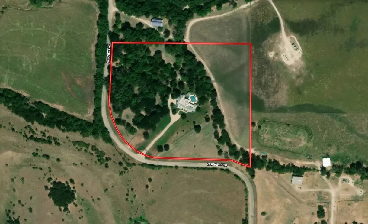 Single Family Residence For Sale in Denton County , 8970 Burnett Road, Justin, Texas 76247, 6 Bedroom, 5 Bathroom, 3 Garage spaces, 6,827 Sqft, built in 2007, mls#21397149, Real Estate Agent in Justin, Homes For Sale in Denton county, Homes For Sale in Justin, Realtor in Justin Texas, Real Estate Brokerage Independent Realty Texas, Luminita Cordes Realtor