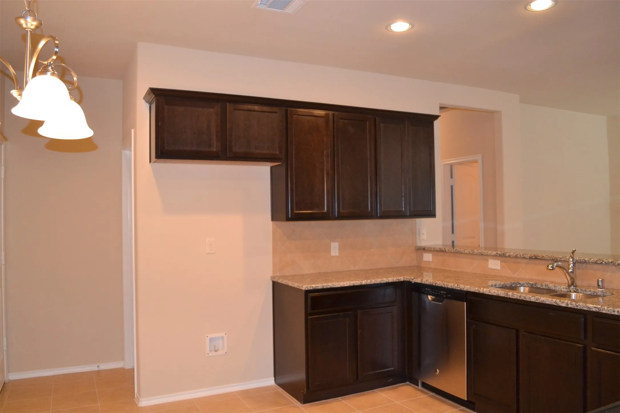 Single Family Residence For Rent in Denton County , 405 Sandy Lane, Little Elm, Texas 75068, 3 Bedroom, 2 Bathroom, 2 Garage spaces, 1,936 Sqft, built in 2014, mls#21397143, Real Estate Agent in Little Elm, Homes For Rent in Denton county, Homes For Rent in Little Elm, Realtor in Little Elm Texas, Real Estate Brokerage Independent Realty Texas, Luminita Cordes Realtor