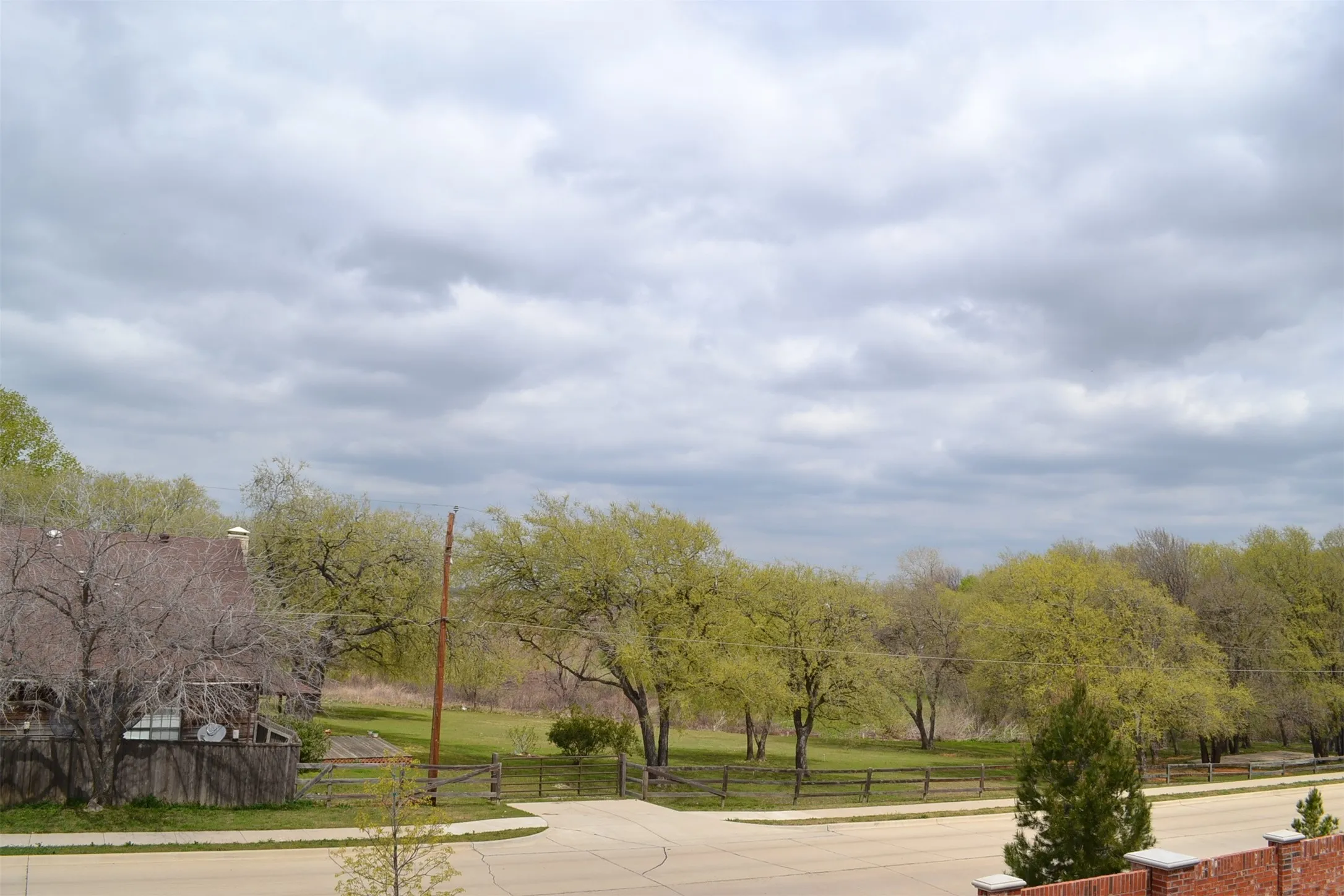 Single Family Residence For Rent in Denton County , 405 Sandy Lane, Little Elm, Texas 75068, 3 Bedroom, 2 Bathroom, 2 Garage spaces, 1,936 Sqft, built in 2014, mls#21397143, Real Estate Agent in Little Elm, Homes For Rent in Denton county, Homes For Rent in Little Elm, Realtor in Little Elm Texas, Real Estate Brokerage Independent Realty Texas, Luminita Cordes Realtor