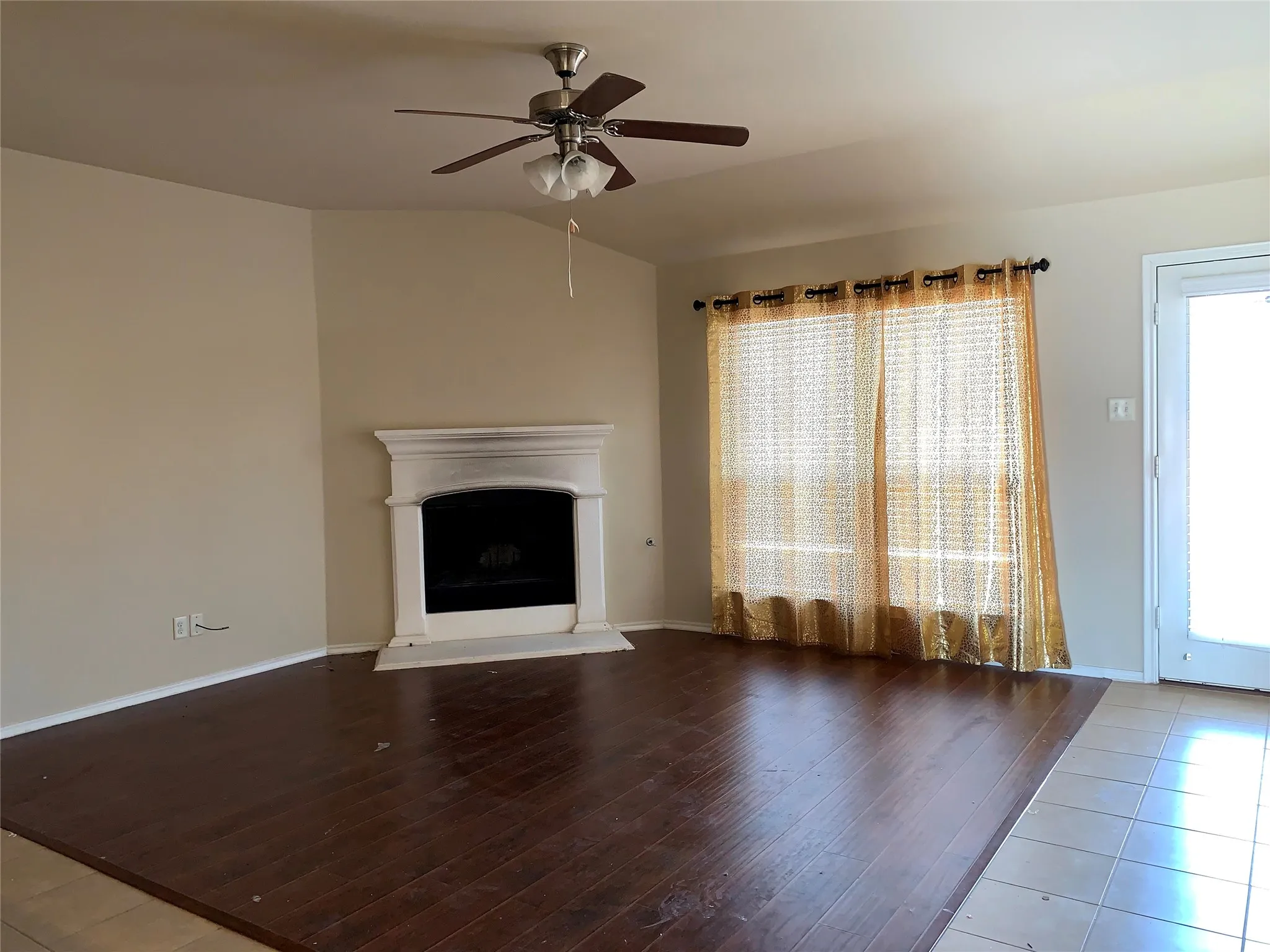 Single Family Residence For Rent in Denton County , 405 Sandy Lane, Little Elm, Texas 75068, 3 Bedroom, 2 Bathroom, 2 Garage spaces, 1,936 Sqft, built in 2014, mls#21397143, Real Estate Agent in Little Elm, Homes For Rent in Denton county, Homes For Rent in Little Elm, Realtor in Little Elm Texas, Real Estate Brokerage Independent Realty Texas, Luminita Cordes Realtor