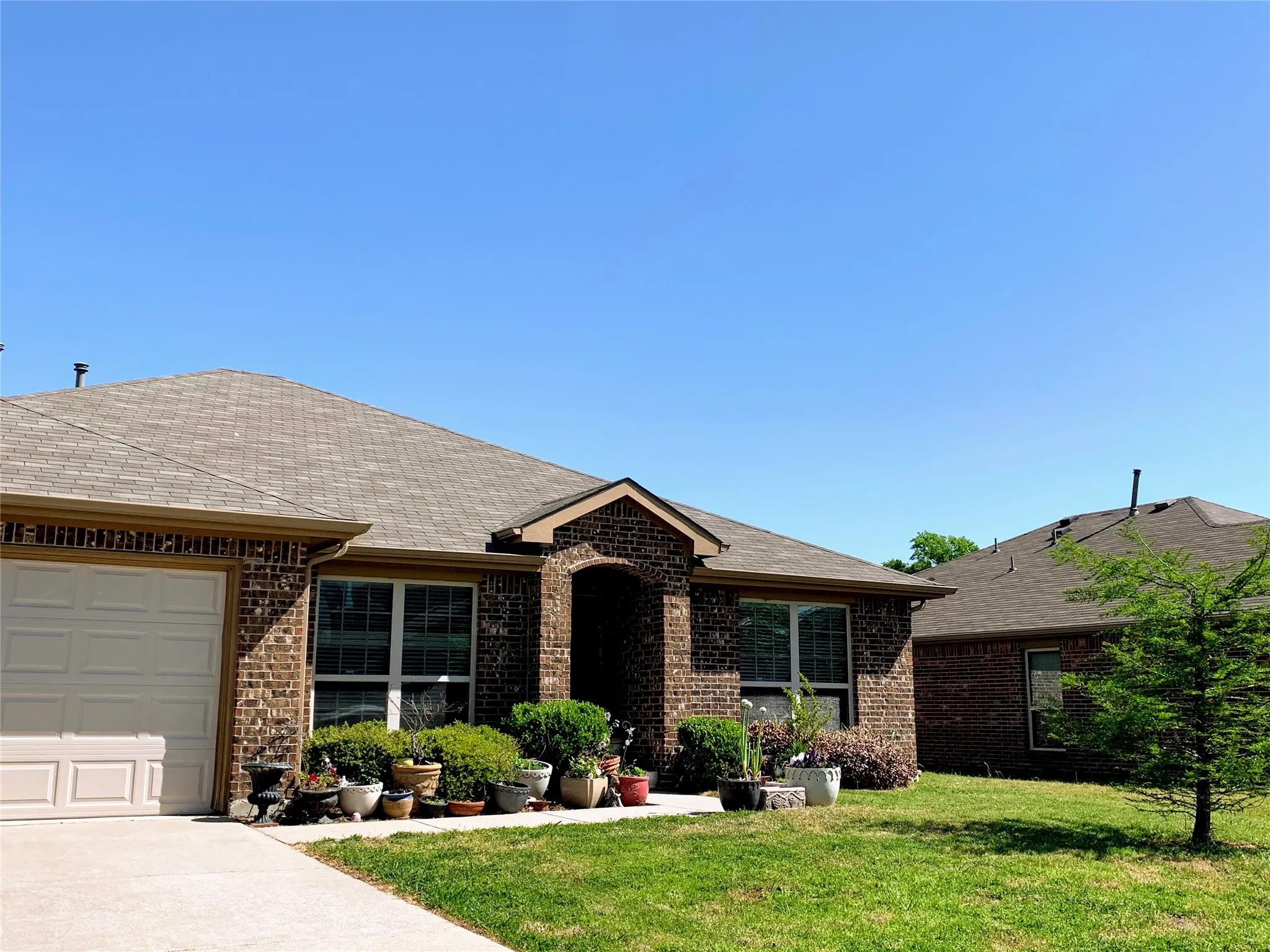 Single Family Residence For Rent in Denton County , 405 Sandy Lane, Little Elm, Texas 75068, 3 Bedroom, 2 Bathroom, 2 Garage spaces, 1,936 Sqft, built in 2014, mls#21397143, Real Estate Agent in Little Elm, Homes For Rent in Denton county, Homes For Rent in Little Elm, Realtor in Little Elm Texas, Real Estate Brokerage Independent Realty Texas, Luminita Cordes Realtor