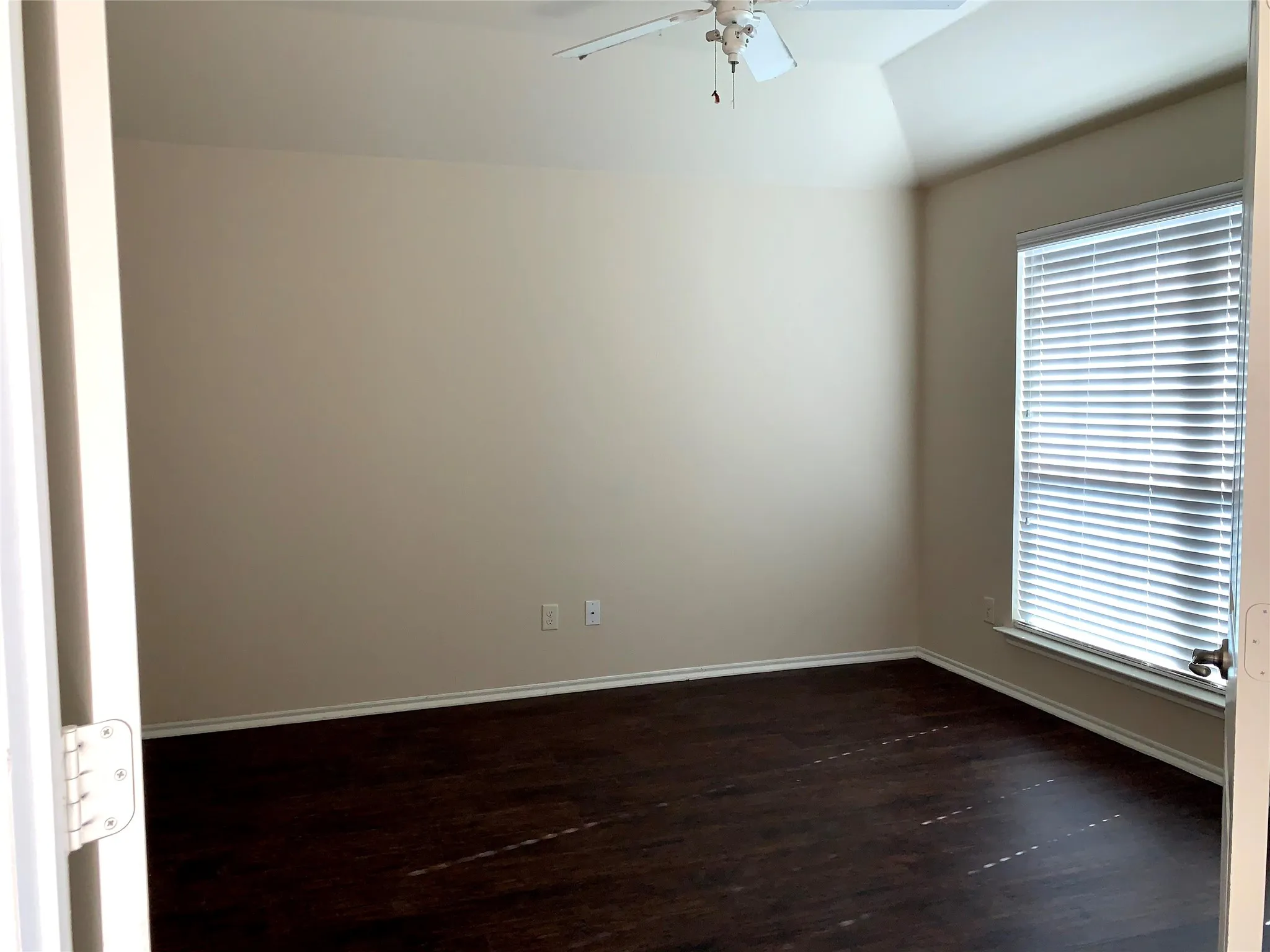Single Family Residence For Rent in Denton County , 405 Sandy Lane, Little Elm, Texas 75068, 3 Bedroom, 2 Bathroom, 2 Garage spaces, 1,936 Sqft, built in 2014, mls#21397143, Real Estate Agent in Little Elm, Homes For Rent in Denton county, Homes For Rent in Little Elm, Realtor in Little Elm Texas, Real Estate Brokerage Independent Realty Texas, Luminita Cordes Realtor
