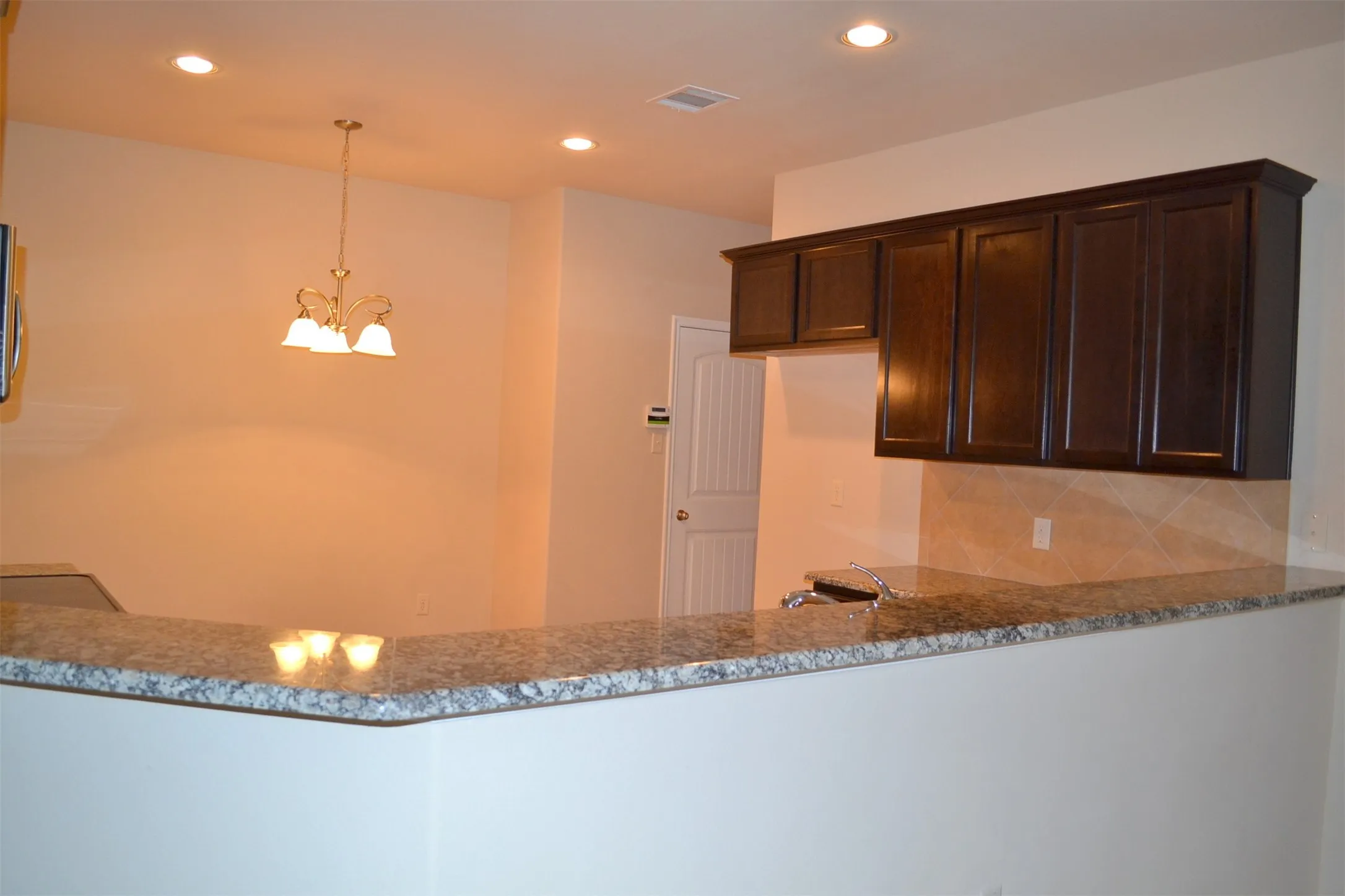 Single Family Residence For Rent in Denton County , 405 Sandy Lane, Little Elm, Texas 75068, 3 Bedroom, 2 Bathroom, 2 Garage spaces, 1,936 Sqft, built in 2014, mls#21397143, Real Estate Agent in Little Elm, Homes For Rent in Denton county, Homes For Rent in Little Elm, Realtor in Little Elm Texas, Real Estate Brokerage Independent Realty Texas, Luminita Cordes Realtor