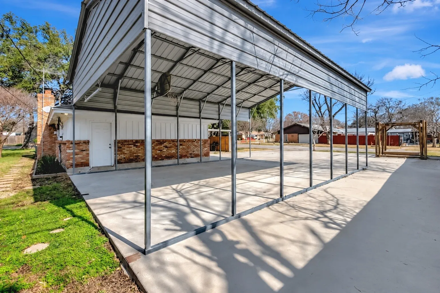 Single Family Residence For Sale in Tarrant County , 6540 Briley Drive, North Richland Hills, Texas 76180, 3 Bedroom, 2 Bathroom, 2 Garage spaces, 1,736 Sqft, built in 1961, mls#21392699, Real Estate Agent in North Richland Hills, Homes For Sale in Tarrant county, Homes For Sale in North Richland Hills, Realtor in North Richland Hills Texas, Real Estate Brokerage Independent Realty Texas, Luminita Cordes Realtor