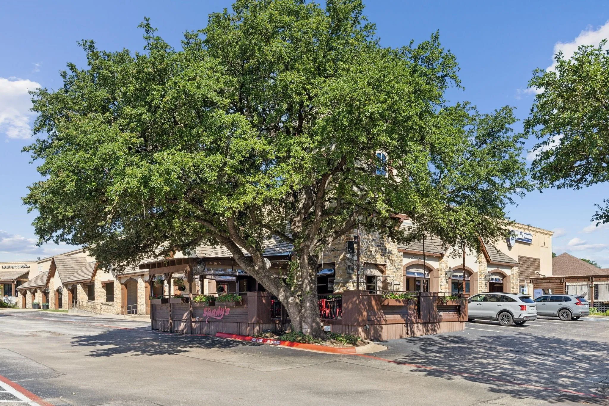 Single Family Residence For Sale in Collin County , 412 Ridgewood Drive, Richardson, Texas 75080, 4 Bedroom, 3 Bathroom, Garage spaces, 2,813 Sqft, built in 1968, mls#21394611, Real Estate Agent in Richardson, Homes For Sale in Collin county, Homes For Sale in Richardson, Realtor in Richardson Texas, Real Estate Brokerage Independent Realty Texas, Luminita Cordes Realtor