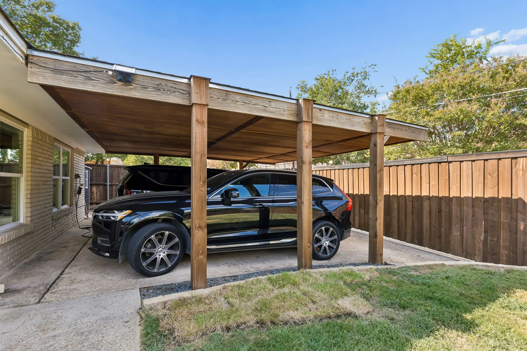 Single Family Residence For Sale in Collin County , 412 Ridgewood Drive, Richardson, Texas 75080, 4 Bedroom, 3 Bathroom, Garage spaces, 2,813 Sqft, built in 1968, mls#21394611, Real Estate Agent in Richardson, Homes For Sale in Collin county, Homes For Sale in Richardson, Realtor in Richardson Texas, Real Estate Brokerage Independent Realty Texas, Luminita Cordes Realtor