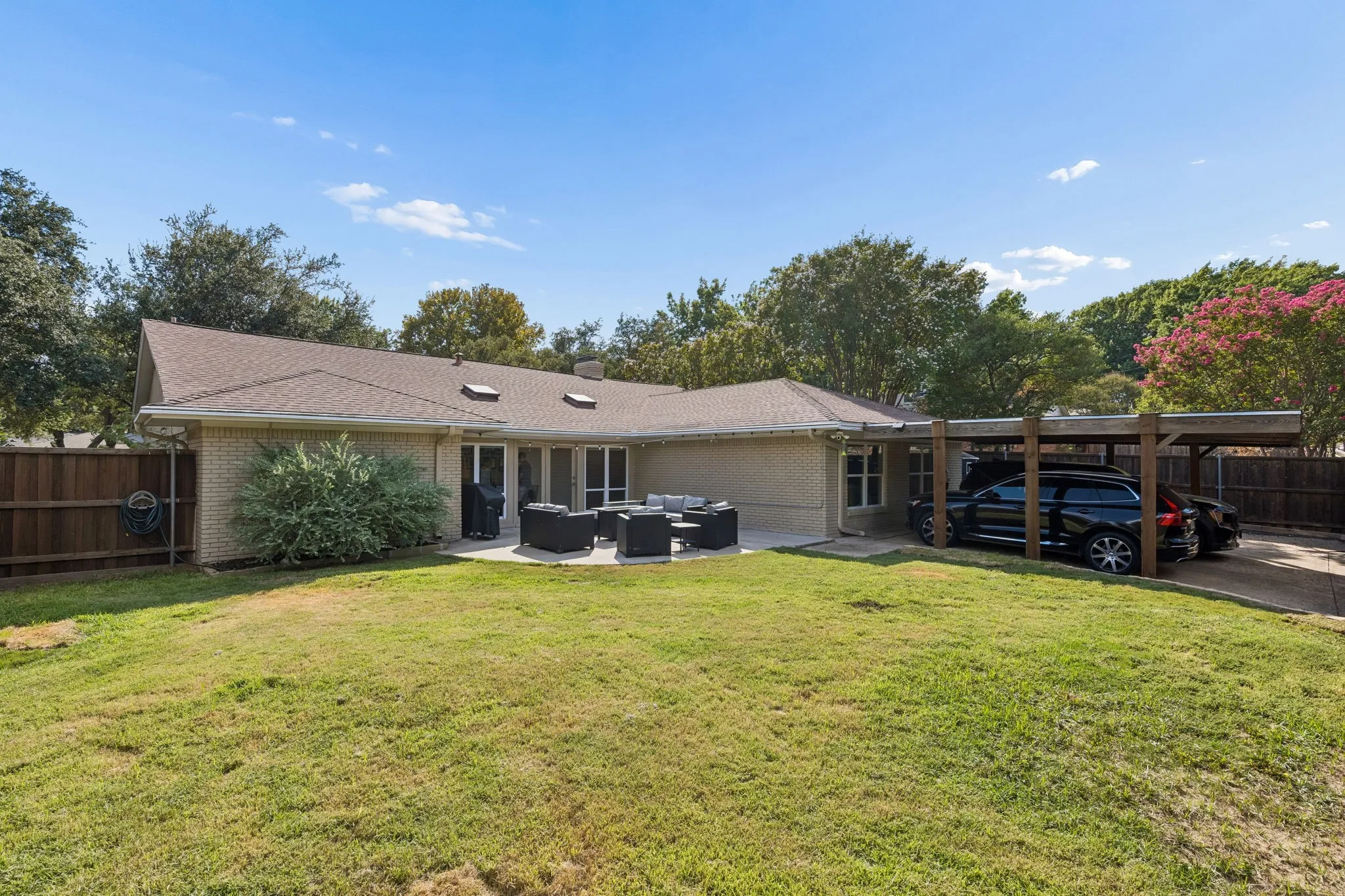 Single Family Residence For Sale in Collin County , 412 Ridgewood Drive, Richardson, Texas 75080, 4 Bedroom, 3 Bathroom, Garage spaces, 2,813 Sqft, built in 1968, mls#21394611, Real Estate Agent in Richardson, Homes For Sale in Collin county, Homes For Sale in Richardson, Realtor in Richardson Texas, Real Estate Brokerage Independent Realty Texas, Luminita Cordes Realtor
