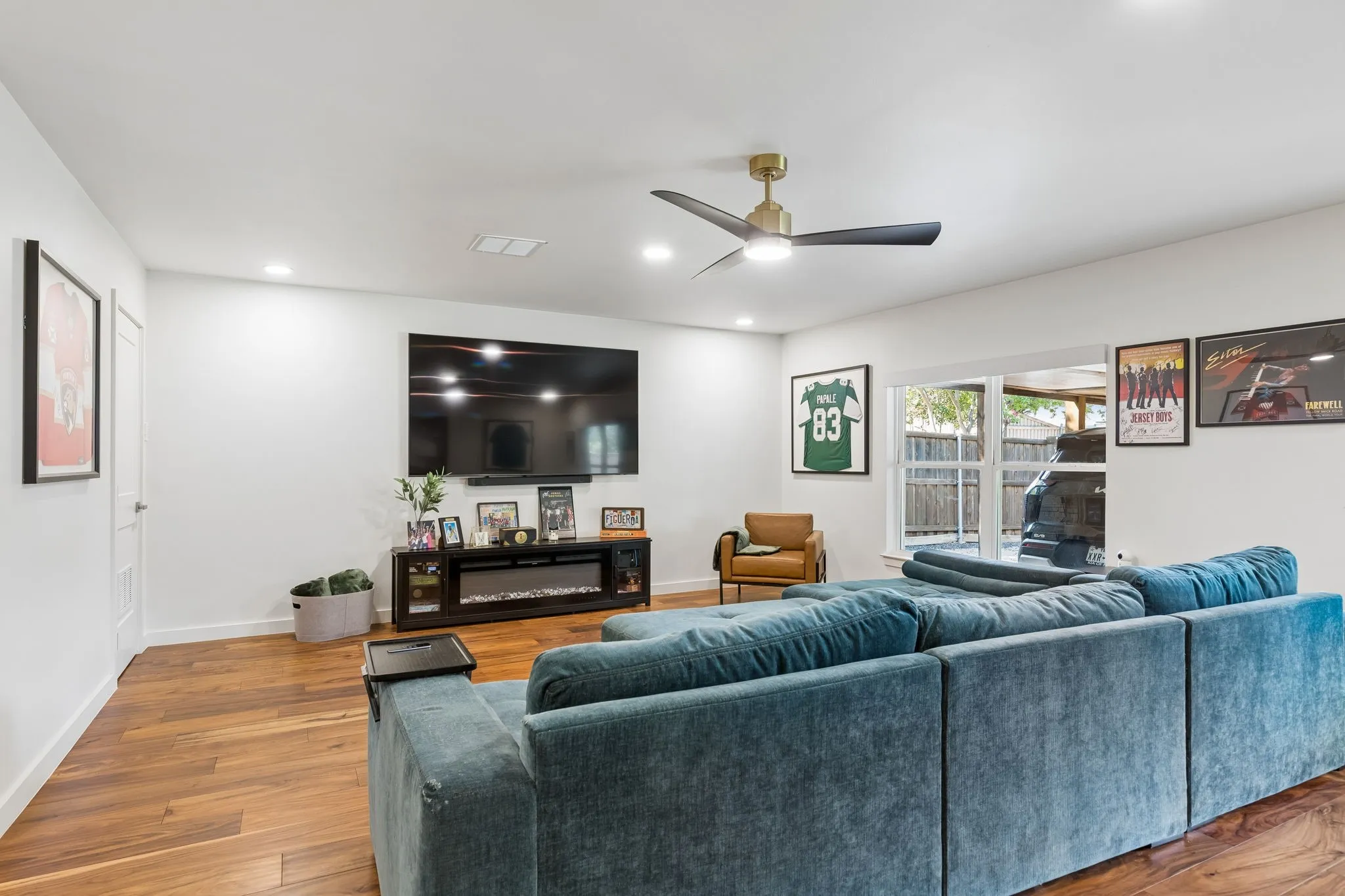 Single Family Residence For Sale in Collin County , 412 Ridgewood Drive, Richardson, Texas 75080, 4 Bedroom, 3 Bathroom, Garage spaces, 2,813 Sqft, built in 1968, mls#21394611, Real Estate Agent in Richardson, Homes For Sale in Collin county, Homes For Sale in Richardson, Realtor in Richardson Texas, Real Estate Brokerage Independent Realty Texas, Luminita Cordes Realtor