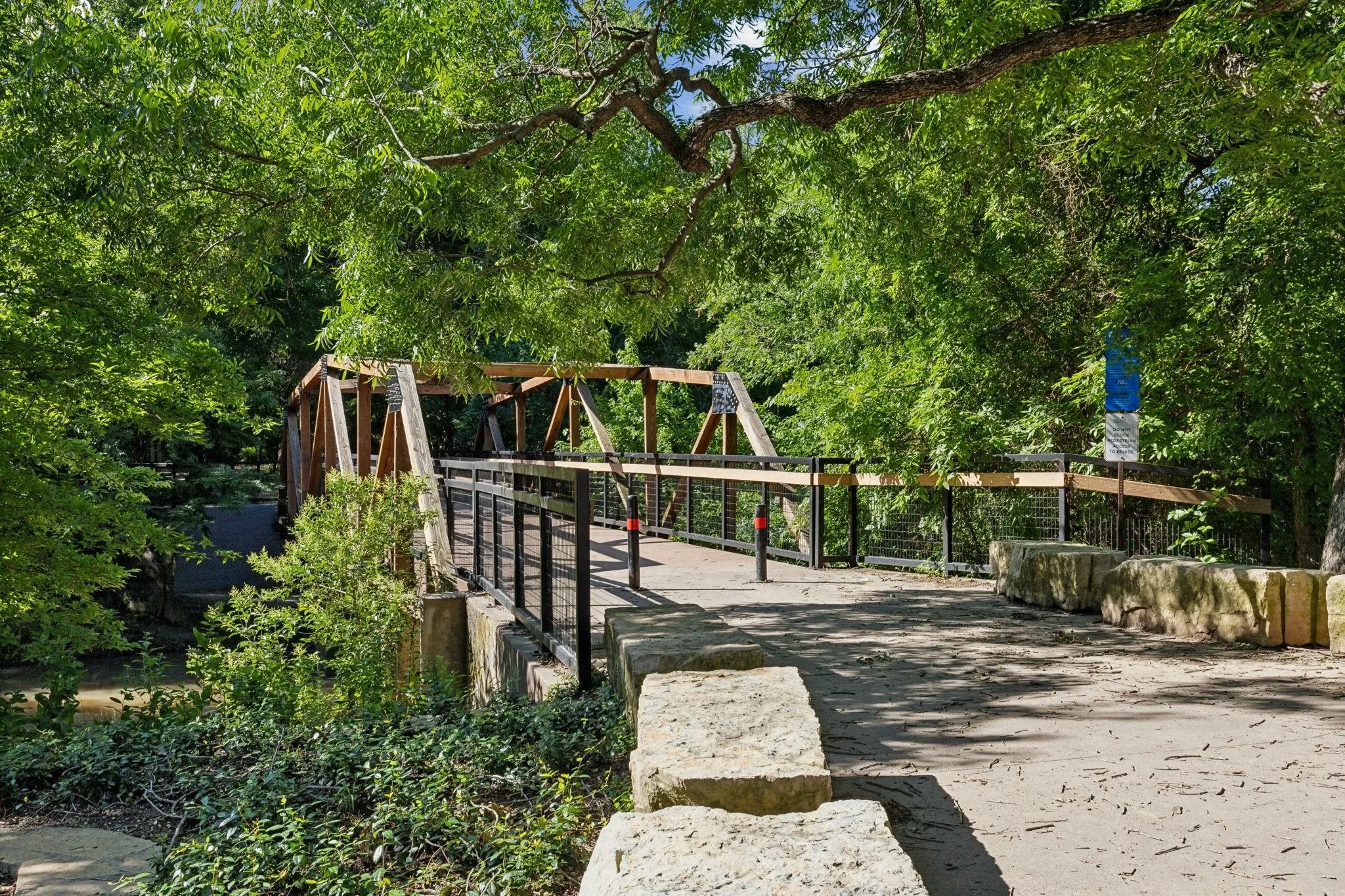 Single Family Residence For Sale in Collin County , 412 Ridgewood Drive, Richardson, Texas 75080, 4 Bedroom, 3 Bathroom, Garage spaces, 2,813 Sqft, built in 1968, mls#21394611, Real Estate Agent in Richardson, Homes For Sale in Collin county, Homes For Sale in Richardson, Realtor in Richardson Texas, Real Estate Brokerage Independent Realty Texas, Luminita Cordes Realtor
