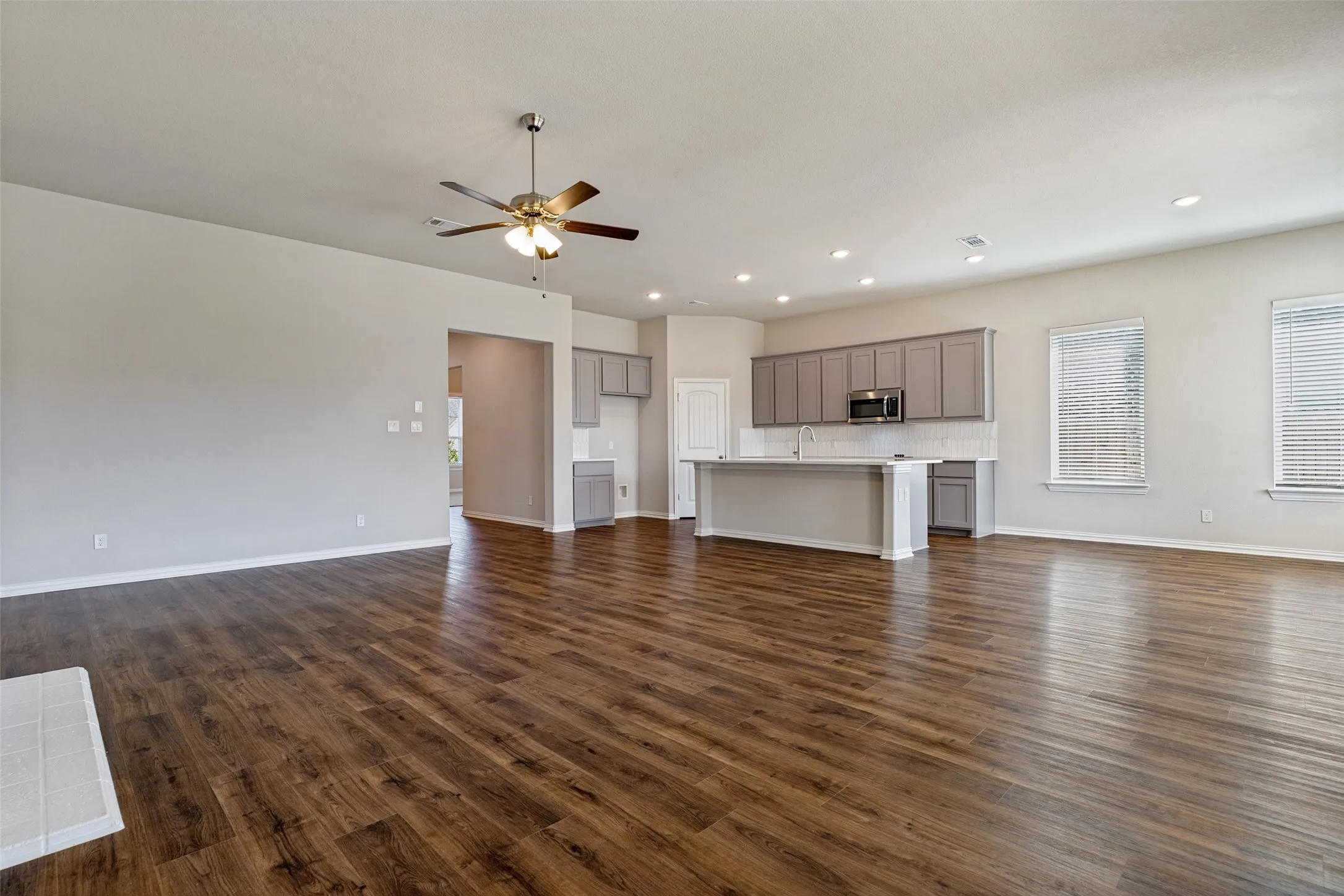 Single Family Residence For Sale in Collin County , 3321 Bent Creek Drive, Anna, Texas 75409, 4 Bedroom, 3 Bathroom, 2 Garage spaces, 2,499 Sqft, built in 2023, mls#21396728, Real Estate Agent in Anna, Homes For Sale in Collin county, Homes For Sale in Anna, Realtor in Anna Texas, Real Estate Brokerage Independent Realty Texas, Luminita Cordes Realtor