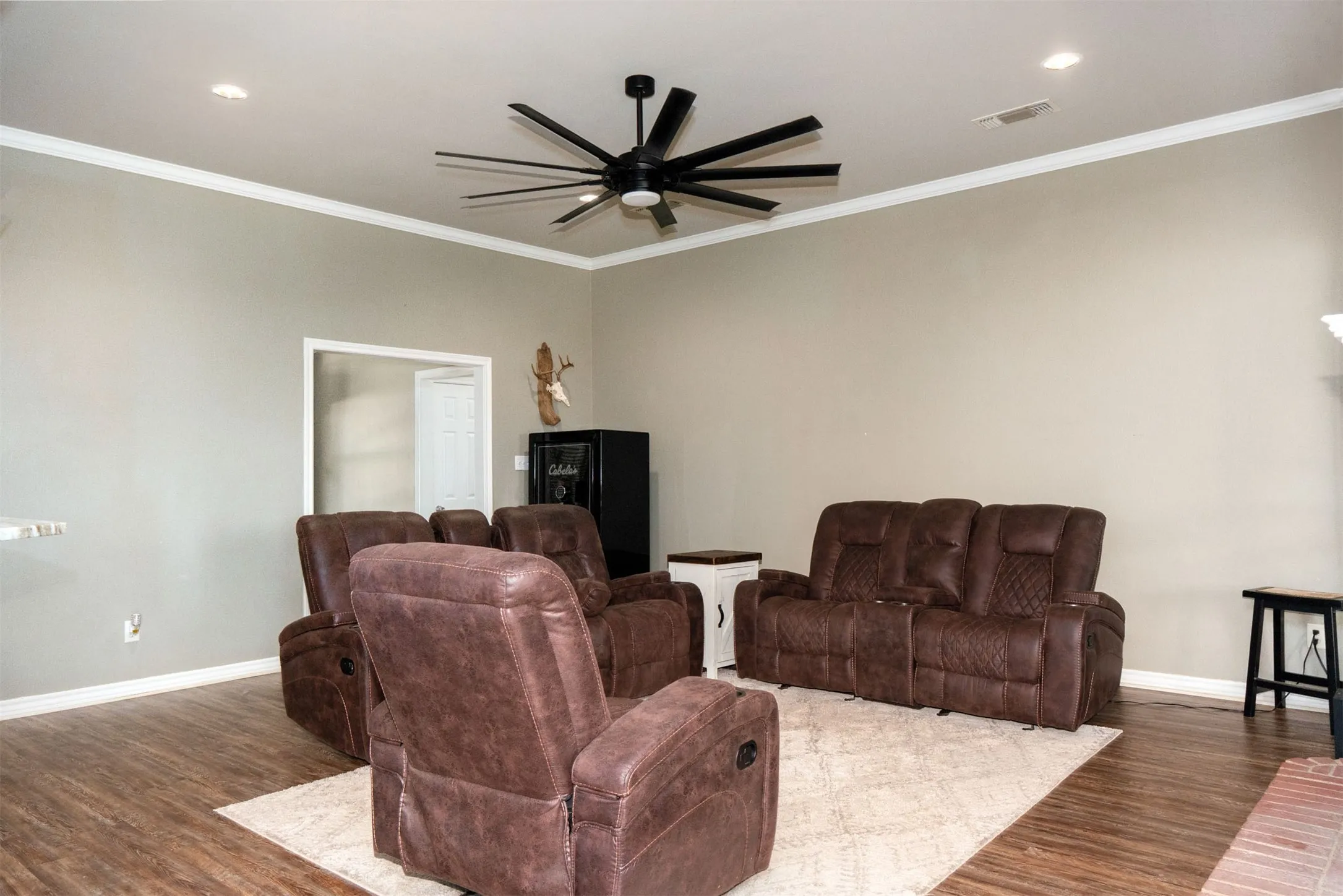 Single Family Residence For Sale in Denton County , 621 Old Stoney Court, Ponder, Texas 76259, 4 Bedroom, 2 Bathroom, 2 Garage spaces, 2,036 Sqft, built in 2001, mls#21392450, Real Estate Agent in Ponder, Homes For Sale in Denton county, Homes For Sale in Ponder, Realtor in Ponder Texas, Real Estate Brokerage Independent Realty Texas, Luminita Cordes Realtor