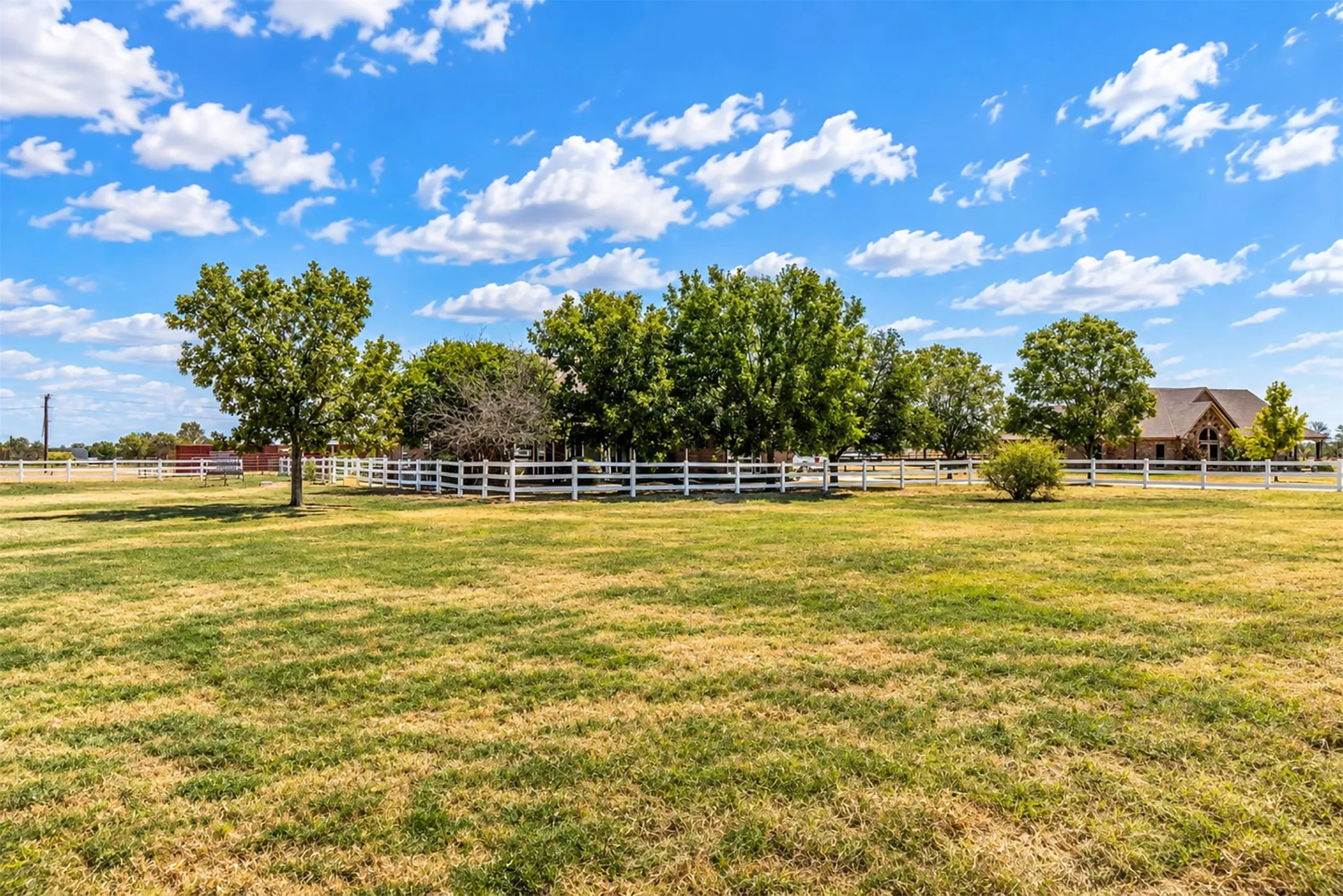 Single Family Residence For Sale in Denton County , 621 Old Stoney Court, Ponder, Texas 76259, 4 Bedroom, 2 Bathroom, 2 Garage spaces, 2,036 Sqft, built in 2001, mls#21392450, Real Estate Agent in Ponder, Homes For Sale in Denton county, Homes For Sale in Ponder, Realtor in Ponder Texas, Real Estate Brokerage Independent Realty Texas, Luminita Cordes Realtor