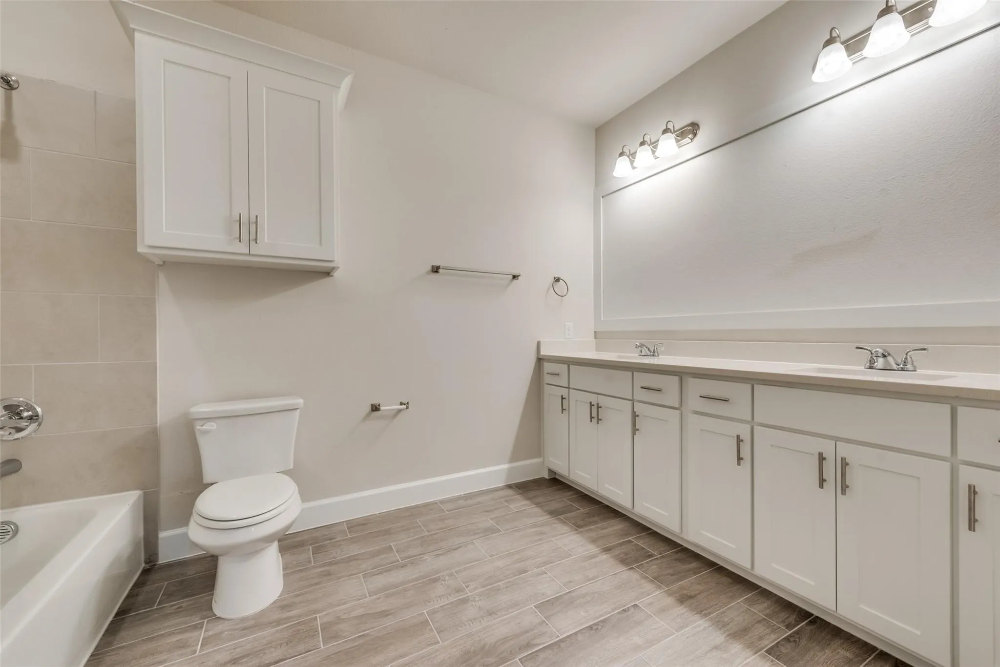 Single Family Residence For Rent in Collin County , 373 Braves Way, Lavon, Texas 75166, 5 Bedroom, 3 Bathroom, 2 Garage spaces, 2,790 Sqft, built in 2022, mls#21397160, Real Estate Agent in Lavon, Homes For Rent in Collin county, Homes For Rent in Lavon, Realtor in Lavon Texas, Real Estate Brokerage Independent Realty Texas, Luminita Cordes Realtor