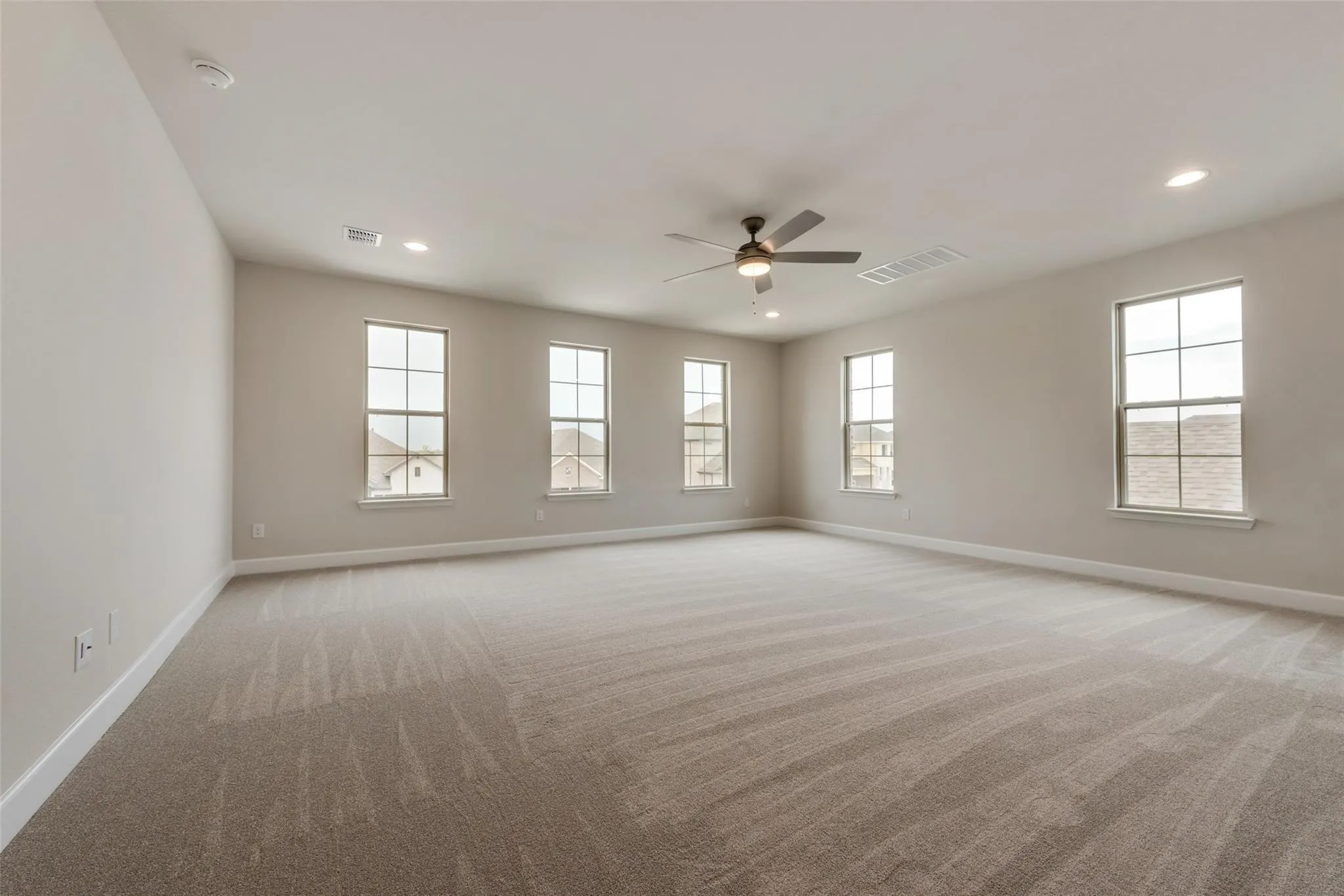 Single Family Residence For Rent in Collin County , 373 Braves Way, Lavon, Texas 75166, 5 Bedroom, 3 Bathroom, 2 Garage spaces, 2,790 Sqft, built in 2022, mls#21397160, Real Estate Agent in Lavon, Homes For Rent in Collin county, Homes For Rent in Lavon, Realtor in Lavon Texas, Real Estate Brokerage Independent Realty Texas, Luminita Cordes Realtor