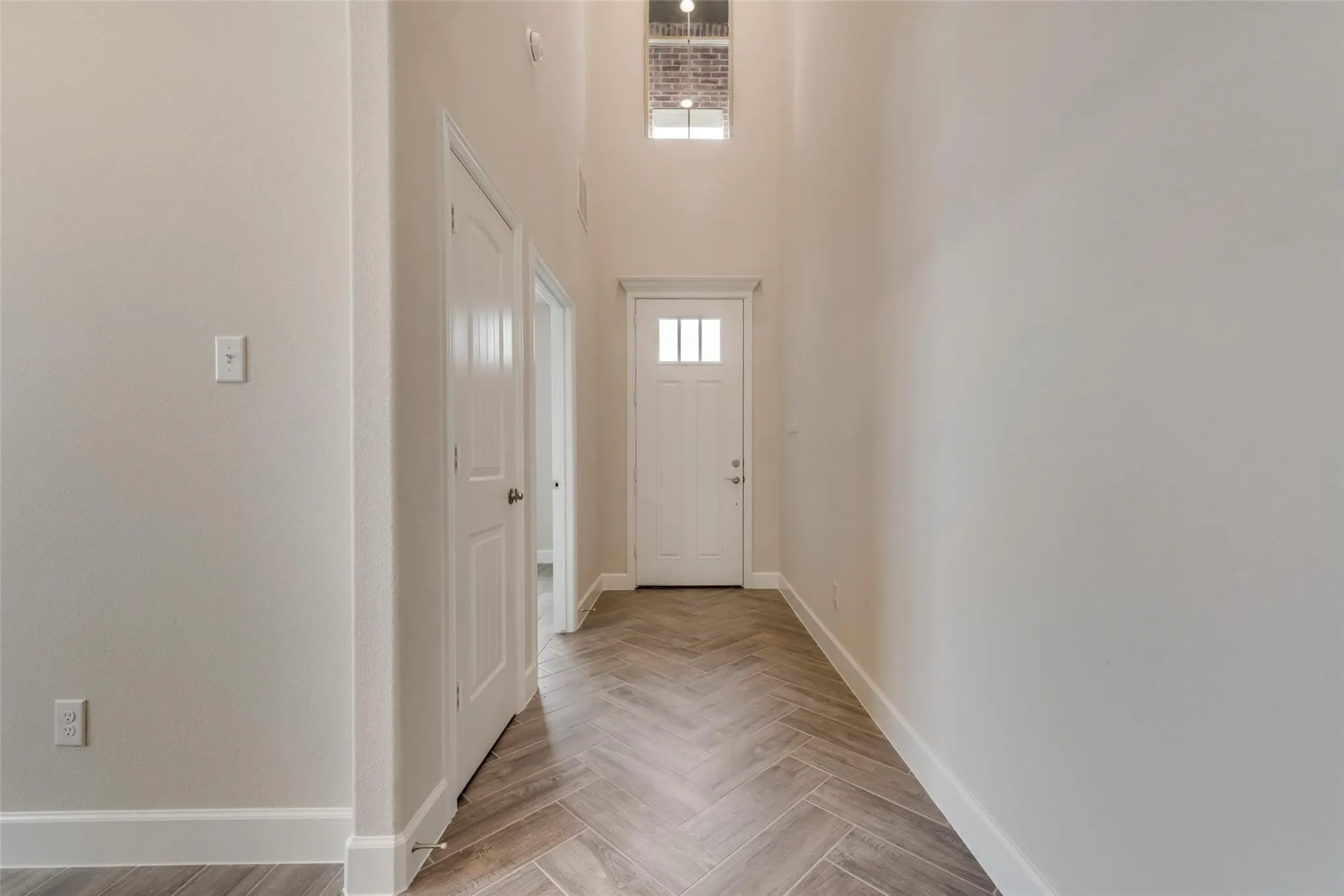Single Family Residence For Rent in Collin County , 373 Braves Way, Lavon, Texas 75166, 5 Bedroom, 3 Bathroom, 2 Garage spaces, 2,790 Sqft, built in 2022, mls#21397160, Real Estate Agent in Lavon, Homes For Rent in Collin county, Homes For Rent in Lavon, Realtor in Lavon Texas, Real Estate Brokerage Independent Realty Texas, Luminita Cordes Realtor