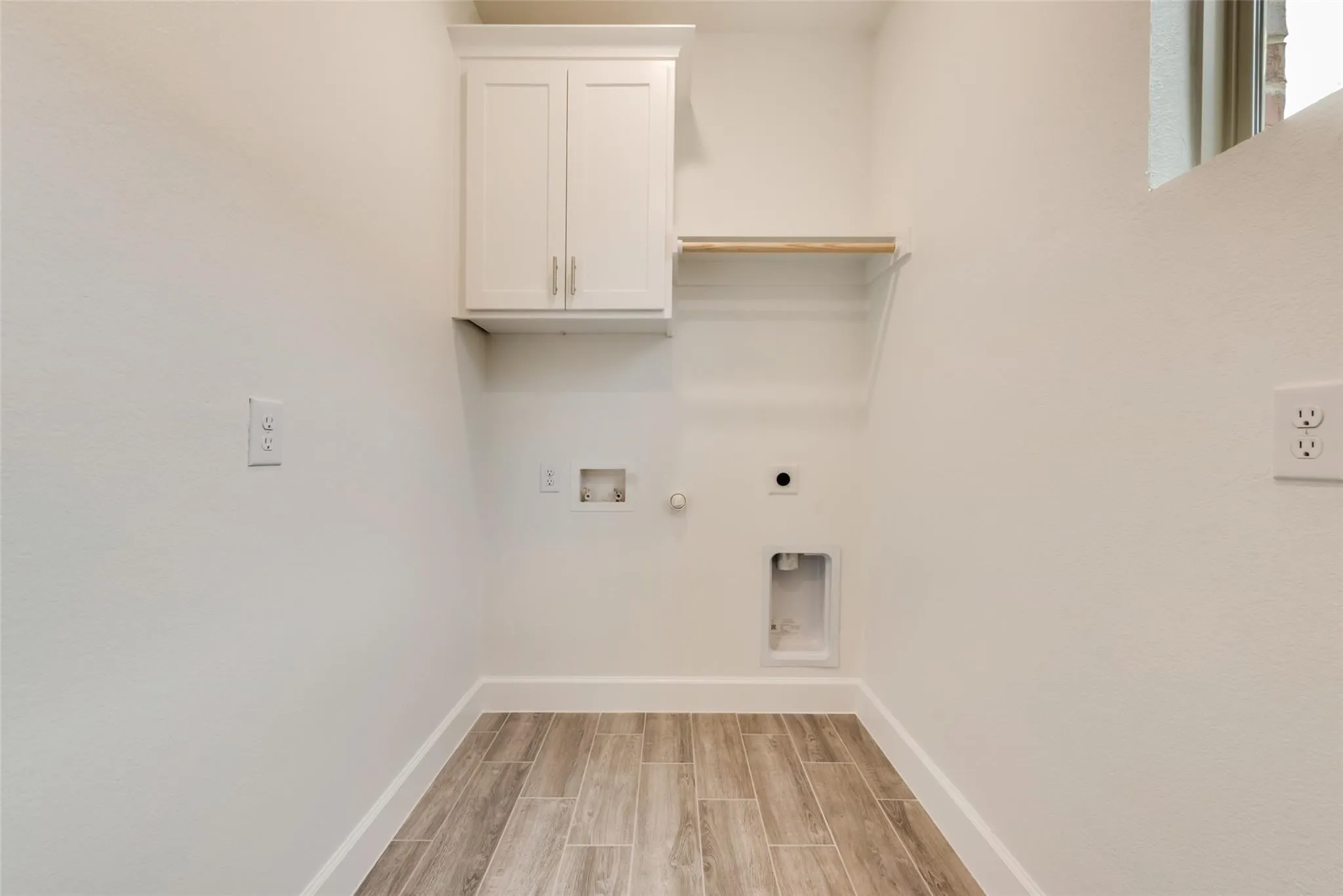 Single Family Residence For Rent in Collin County , 373 Braves Way, Lavon, Texas 75166, 5 Bedroom, 3 Bathroom, 2 Garage spaces, 2,790 Sqft, built in 2022, mls#21397160, Real Estate Agent in Lavon, Homes For Rent in Collin county, Homes For Rent in Lavon, Realtor in Lavon Texas, Real Estate Brokerage Independent Realty Texas, Luminita Cordes Realtor