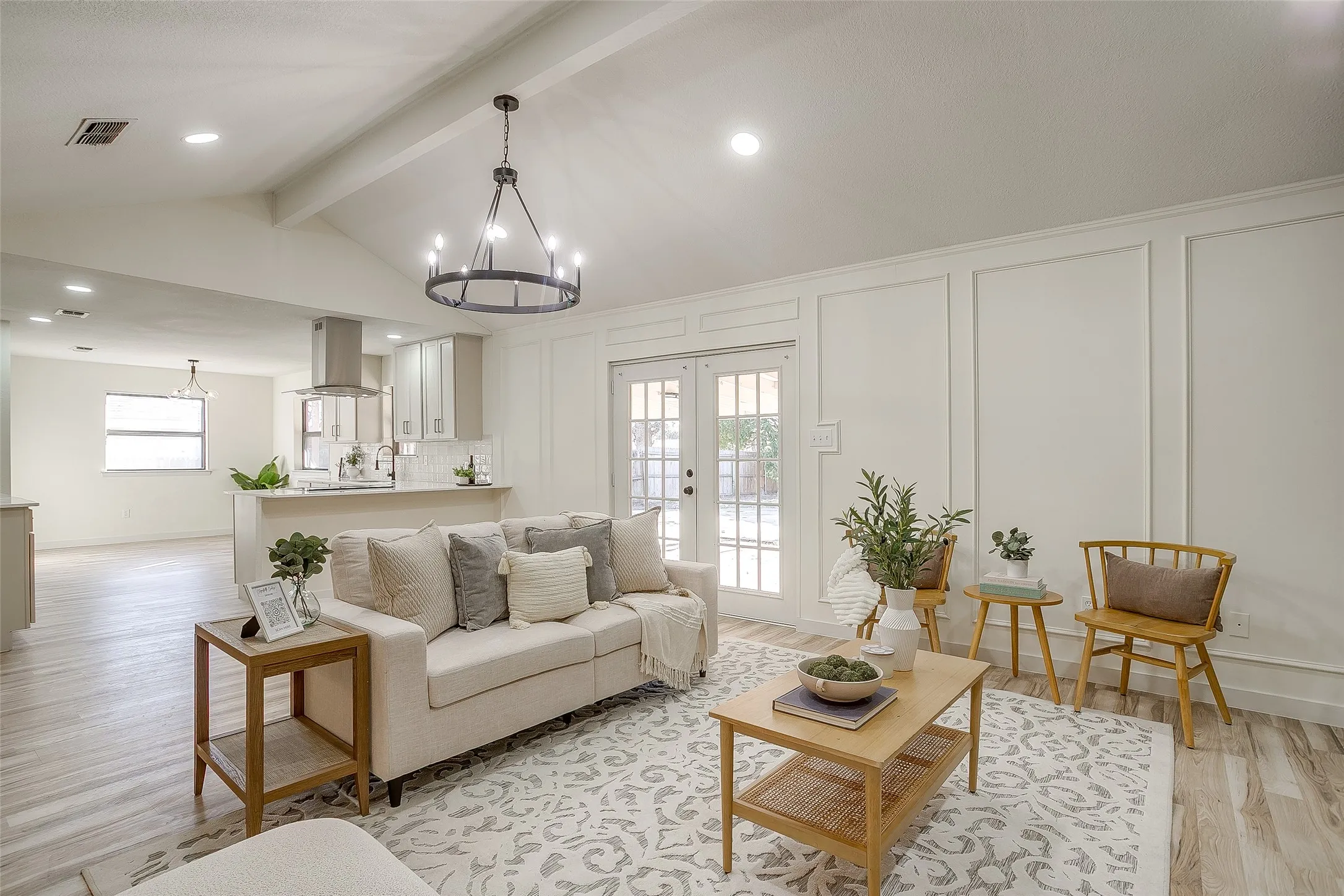 Single Family Residence For Sale in Tarrant County , 2421 Meadow View, Bedford, Texas 76021, 5 Bedroom, 3 Bathroom, 2 Garage spaces, 2,166 Sqft, built in 1979, mls#21397168, Real Estate Agent in Bedford, Homes For Sale in Tarrant county, Homes For Sale in Bedford, Realtor in Bedford Texas, Real Estate Brokerage Independent Realty Texas, Luminita Cordes Realtor
