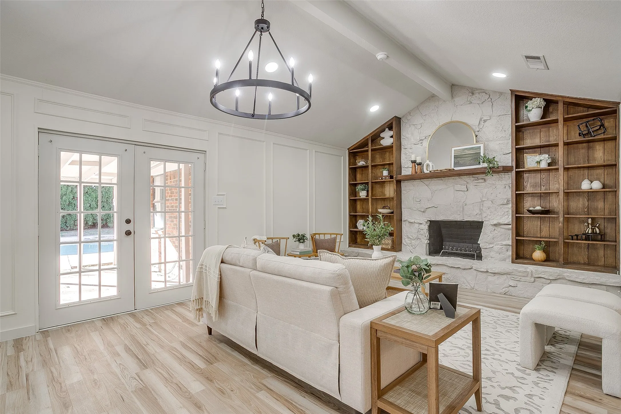 Single Family Residence For Sale in Tarrant County , 2421 Meadow View, Bedford, Texas 76021, 5 Bedroom, 3 Bathroom, 2 Garage spaces, 2,166 Sqft, built in 1979, mls#21397168, Real Estate Agent in Bedford, Homes For Sale in Tarrant county, Homes For Sale in Bedford, Realtor in Bedford Texas, Real Estate Brokerage Independent Realty Texas, Luminita Cordes Realtor