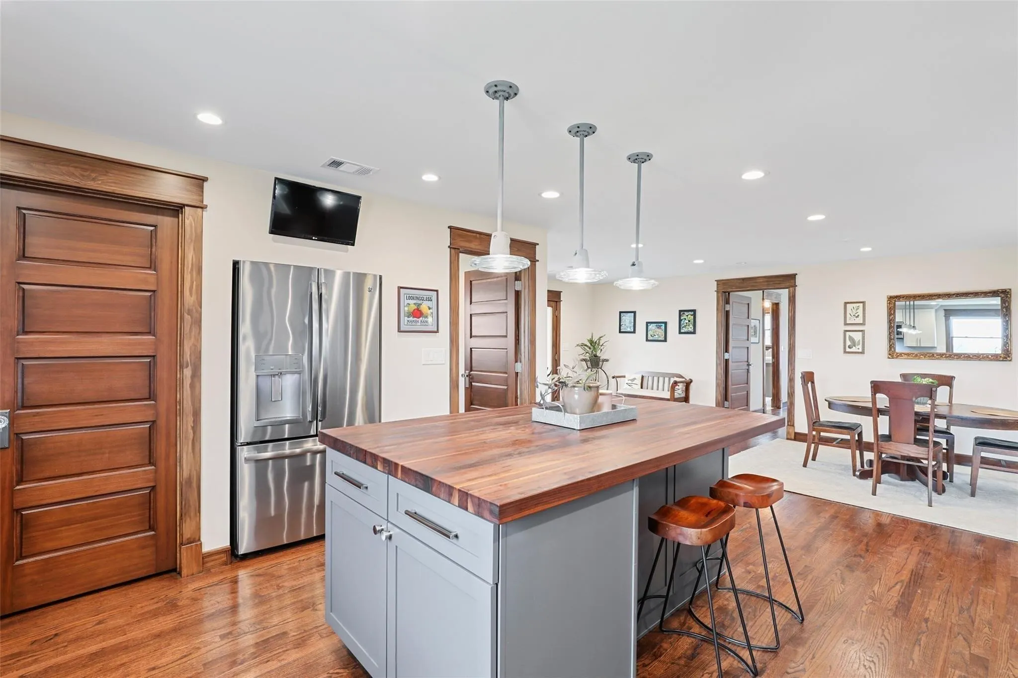 Farm For Sale in Grayson County , 2196 Bledsoe Road, Gunter, Texas 75058, 2 Bedroom, 3 Bathroom, Garage spaces, 1,745 Sqft, built in 1945, mls#21386281, Real Estate Agent in Gunter, Homes For Sale in Grayson county, Homes For Sale in Gunter, Realtor in Gunter Texas, Real Estate Brokerage Independent Realty Texas, Luminita Cordes Realtor