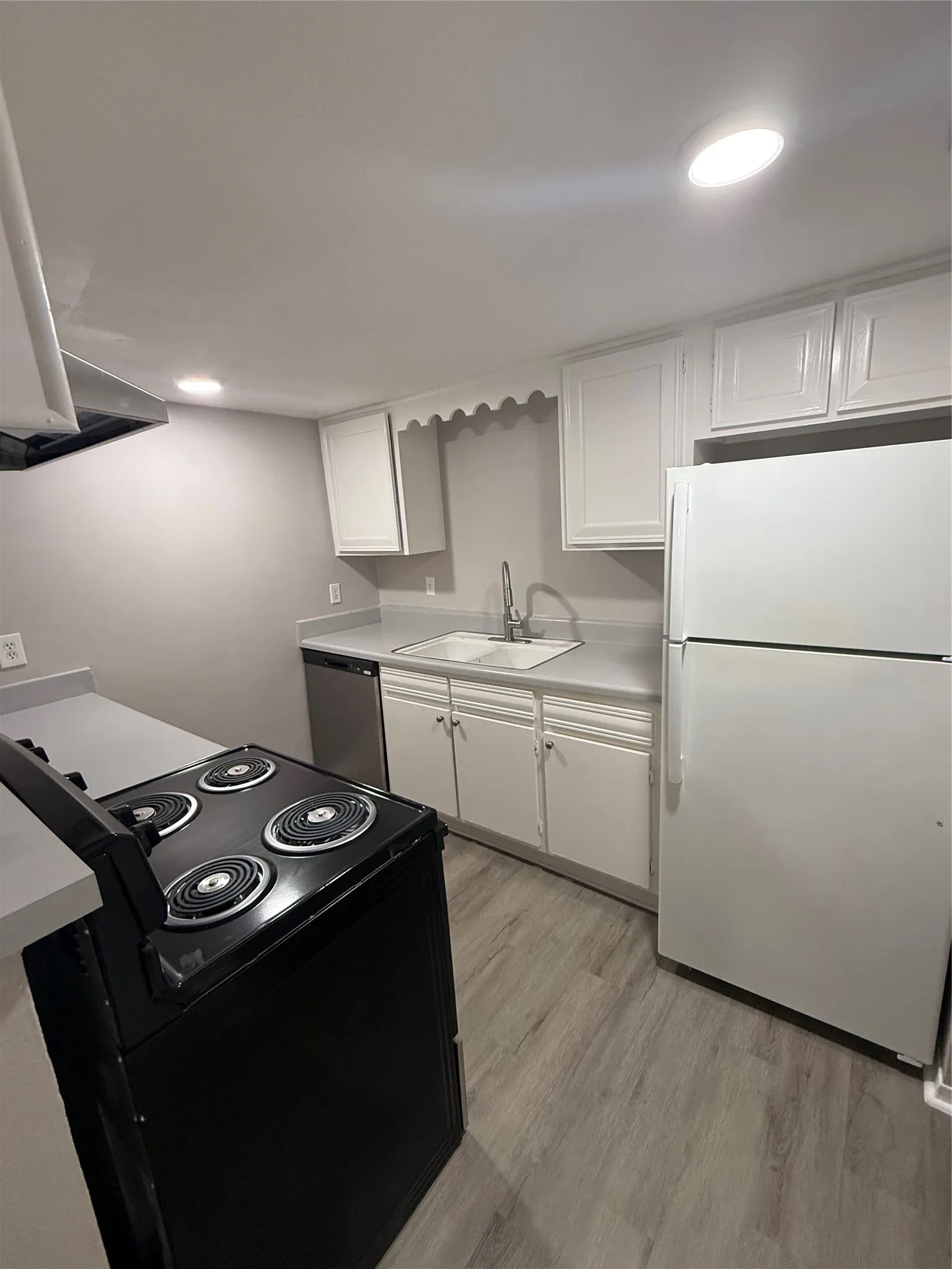 Condominium For Rent in Dallas County , 5915 Harvest Hill Road 2080, Dallas, Texas 75230, 2 Bedroom, 2 Bathroom, Garage spaces, 905 Sqft, built in 1970, mls#21392165, Real Estate Agent in Dallas, Homes For Rent in Dallas county, Homes For Rent in Dallas, Realtor in Dallas Texas, Real Estate Brokerage Independent Realty Texas, Luminita Cordes Realtor
