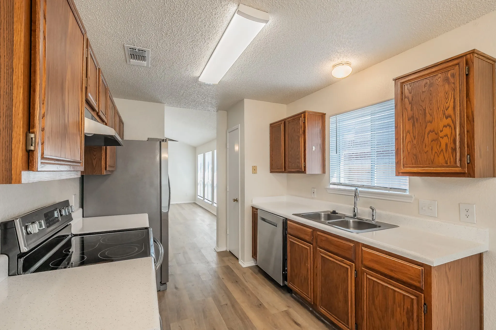 Single Family Residence For Sale in Tarrant County , 3745 Chaddybrook Lane, Fort Worth, Texas 76137, 3 Bedroom, 2 Bathroom, 2 Garage spaces, 1,233 Sqft, built in 1992, mls#21396536, Real Estate Agent in Fort Worth, Homes For Sale in Tarrant county, Homes For Sale in Fort Worth, Realtor in Fort Worth Texas, Real Estate Brokerage Independent Realty Texas, Luminita Cordes Realtor