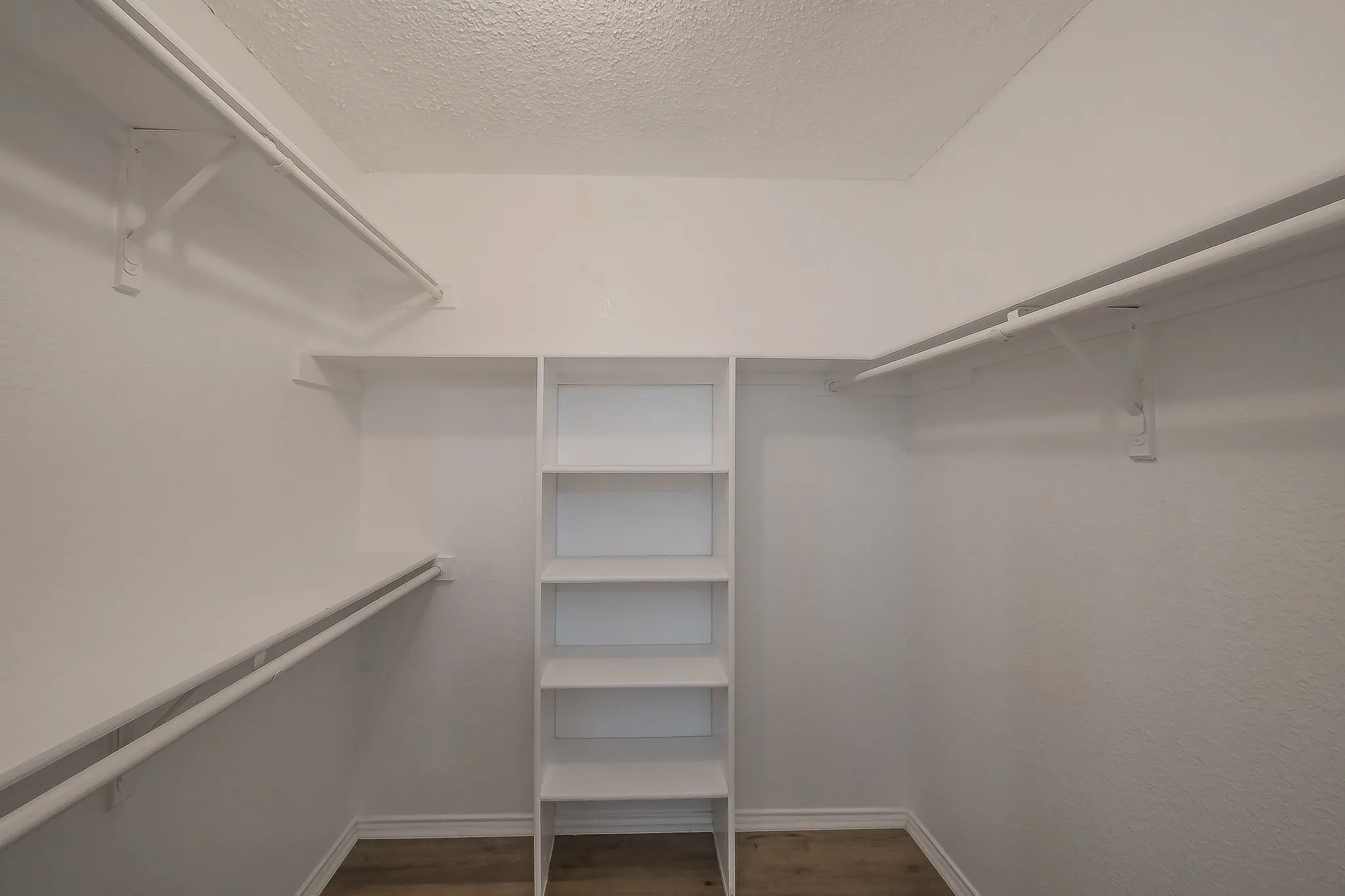Single Family Residence For Sale in Tarrant County , 3745 Chaddybrook Lane, Fort Worth, Texas 76137, 3 Bedroom, 2 Bathroom, 2 Garage spaces, 1,233 Sqft, built in 1992, mls#21396536, Real Estate Agent in Fort Worth, Homes For Sale in Tarrant county, Homes For Sale in Fort Worth, Realtor in Fort Worth Texas, Real Estate Brokerage Independent Realty Texas, Luminita Cordes Realtor