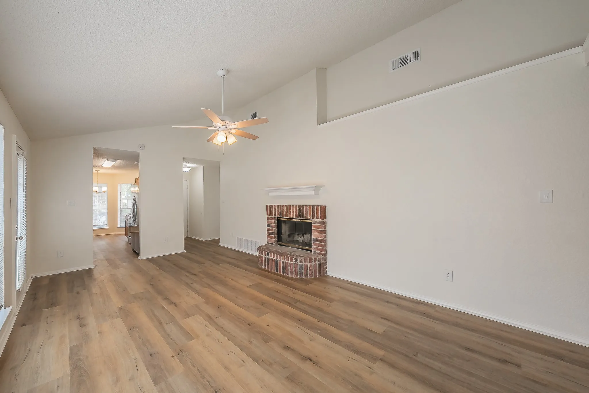 Single Family Residence For Sale in Tarrant County , 3745 Chaddybrook Lane, Fort Worth, Texas 76137, 3 Bedroom, 2 Bathroom, 2 Garage spaces, 1,233 Sqft, built in 1992, mls#21396536, Real Estate Agent in Fort Worth, Homes For Sale in Tarrant county, Homes For Sale in Fort Worth, Realtor in Fort Worth Texas, Real Estate Brokerage Independent Realty Texas, Luminita Cordes Realtor
