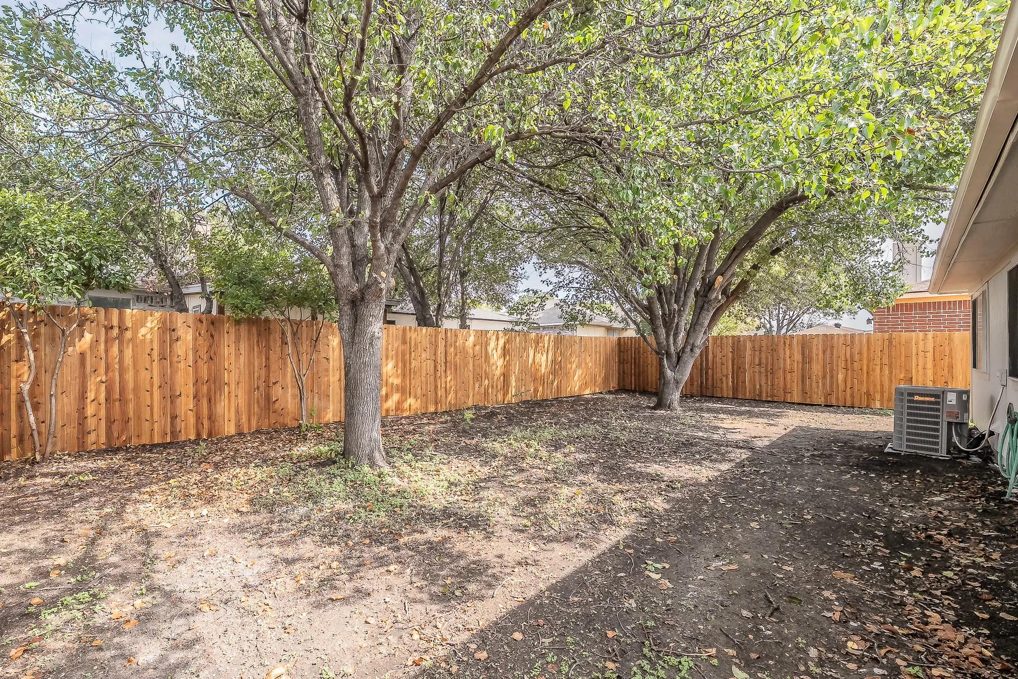 Single Family Residence For Sale in Tarrant County , 3745 Chaddybrook Lane, Fort Worth, Texas 76137, 3 Bedroom, 2 Bathroom, 2 Garage spaces, 1,233 Sqft, built in 1992, mls#21396536, Real Estate Agent in Fort Worth, Homes For Sale in Tarrant county, Homes For Sale in Fort Worth, Realtor in Fort Worth Texas, Real Estate Brokerage Independent Realty Texas, Luminita Cordes Realtor