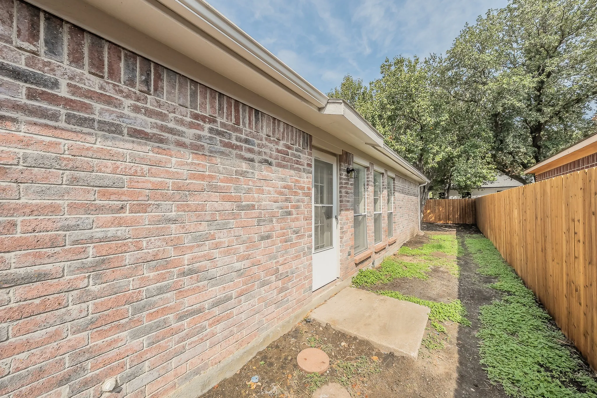 Single Family Residence For Sale in Tarrant County , 3745 Chaddybrook Lane, Fort Worth, Texas 76137, 3 Bedroom, 2 Bathroom, 2 Garage spaces, 1,233 Sqft, built in 1992, mls#21396536, Real Estate Agent in Fort Worth, Homes For Sale in Tarrant county, Homes For Sale in Fort Worth, Realtor in Fort Worth Texas, Real Estate Brokerage Independent Realty Texas, Luminita Cordes Realtor