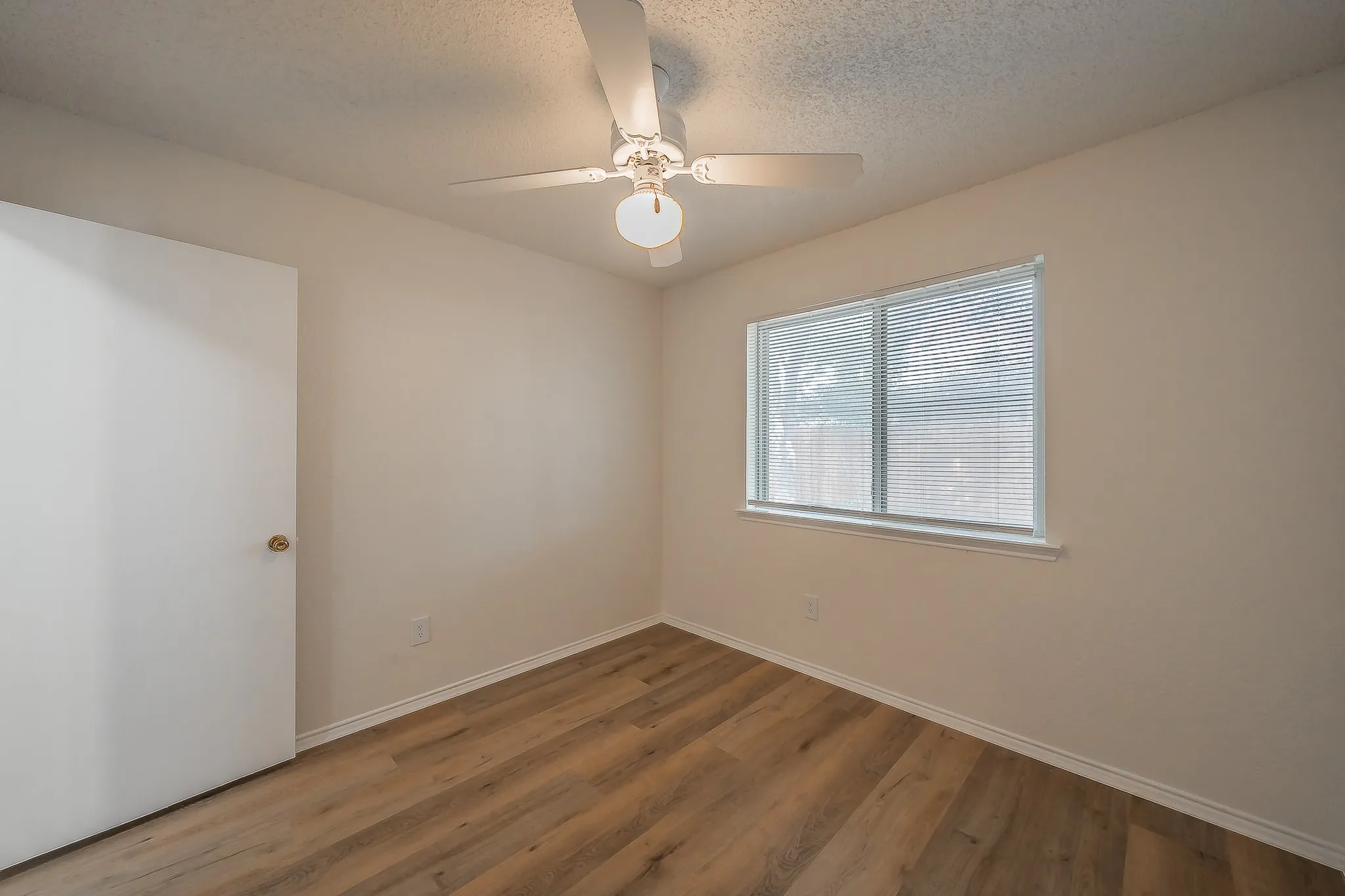 Single Family Residence For Sale in Tarrant County , 3745 Chaddybrook Lane, Fort Worth, Texas 76137, 3 Bedroom, 2 Bathroom, 2 Garage spaces, 1,233 Sqft, built in 1992, mls#21396536, Real Estate Agent in Fort Worth, Homes For Sale in Tarrant county, Homes For Sale in Fort Worth, Realtor in Fort Worth Texas, Real Estate Brokerage Independent Realty Texas, Luminita Cordes Realtor