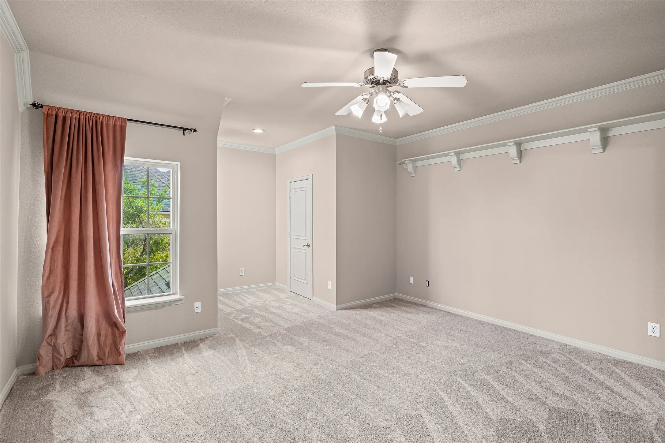 Single Family Residence For Sale in Tarrant County , 1900 Wilder Lane, Arlington, Texas 76006, 5 Bedroom, 6 Bathroom, 3 Garage spaces, 5,280 Sqft, built in 2001, mls#21397155, Real Estate Agent in Arlington, Homes For Sale in Tarrant county, Homes For Sale in Arlington, Realtor in Arlington Texas, Real Estate Brokerage Independent Realty Texas, Luminita Cordes Realtor