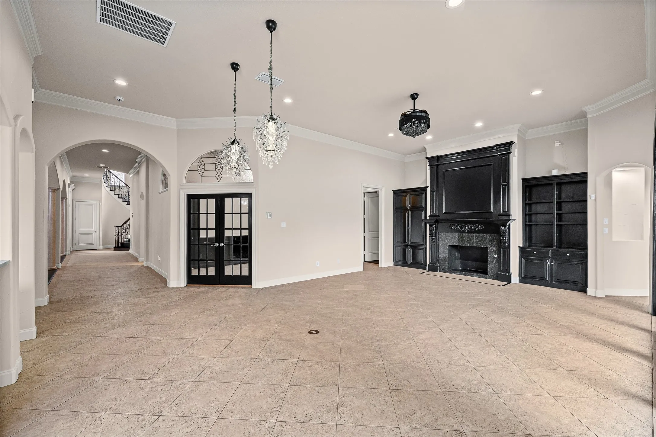 Single Family Residence For Sale in Tarrant County , 1900 Wilder Lane, Arlington, Texas 76006, 5 Bedroom, 6 Bathroom, 3 Garage spaces, 5,280 Sqft, built in 2001, mls#21397155, Real Estate Agent in Arlington, Homes For Sale in Tarrant county, Homes For Sale in Arlington, Realtor in Arlington Texas, Real Estate Brokerage Independent Realty Texas, Luminita Cordes Realtor