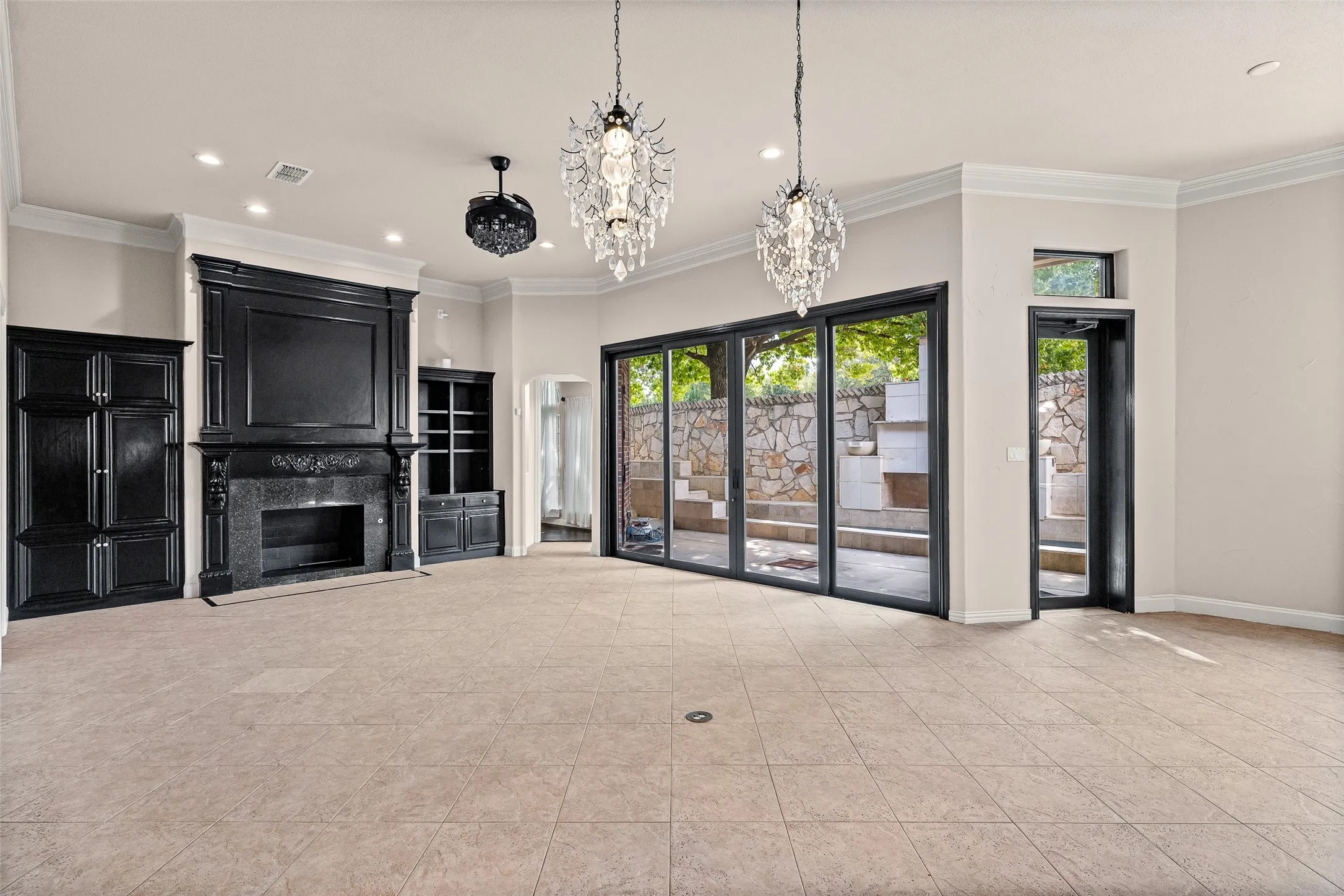 Single Family Residence For Sale in Tarrant County , 1900 Wilder Lane, Arlington, Texas 76006, 5 Bedroom, 6 Bathroom, 3 Garage spaces, 5,280 Sqft, built in 2001, mls#21397155, Real Estate Agent in Arlington, Homes For Sale in Tarrant county, Homes For Sale in Arlington, Realtor in Arlington Texas, Real Estate Brokerage Independent Realty Texas, Luminita Cordes Realtor