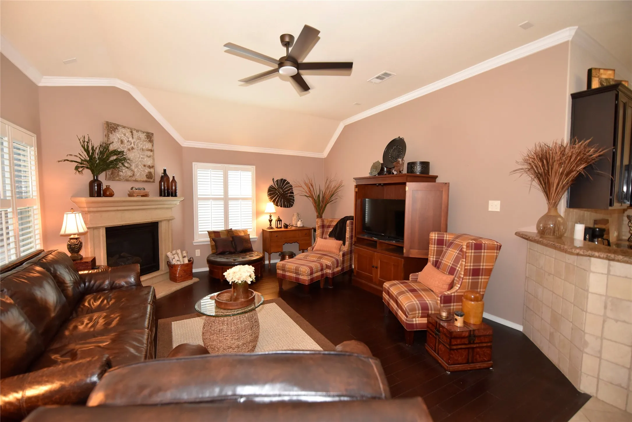 Single Family Residence For Sale in Denton County , 4121 Cadena Road, Denton, Texas 76210, 3 Bedroom, 2 Bathroom, 2 Garage spaces, 2,140 Sqft, built in 2010, mls#21396308, Real Estate Agent in Denton, Homes For Sale in Denton county, Homes For Sale in Denton, Realtor in Denton Texas, Real Estate Brokerage Independent Realty Texas, Luminita Cordes Realtor